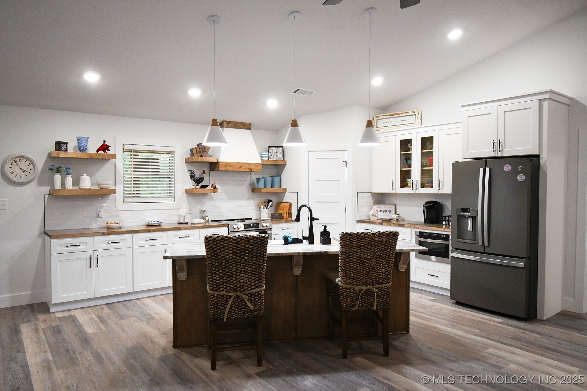 20471 W Chicken Creek Road Cookson OK 74427