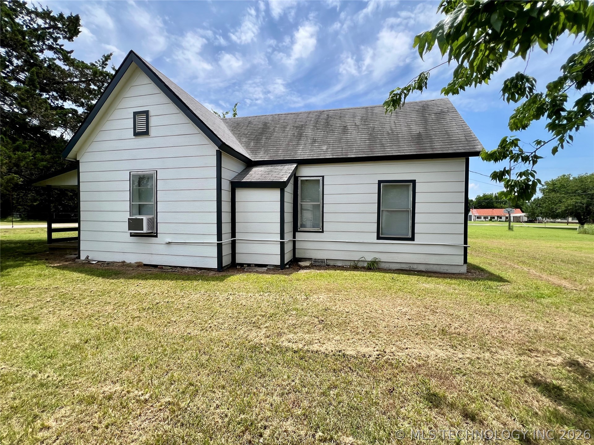 105 S Maytubby Street Kingston OK 73439