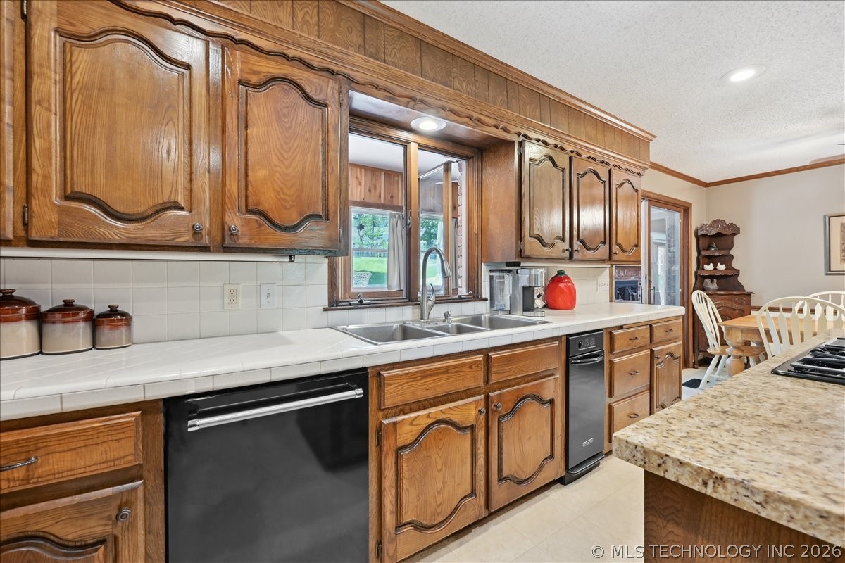2956 E 69th Street Tulsa OK 74136