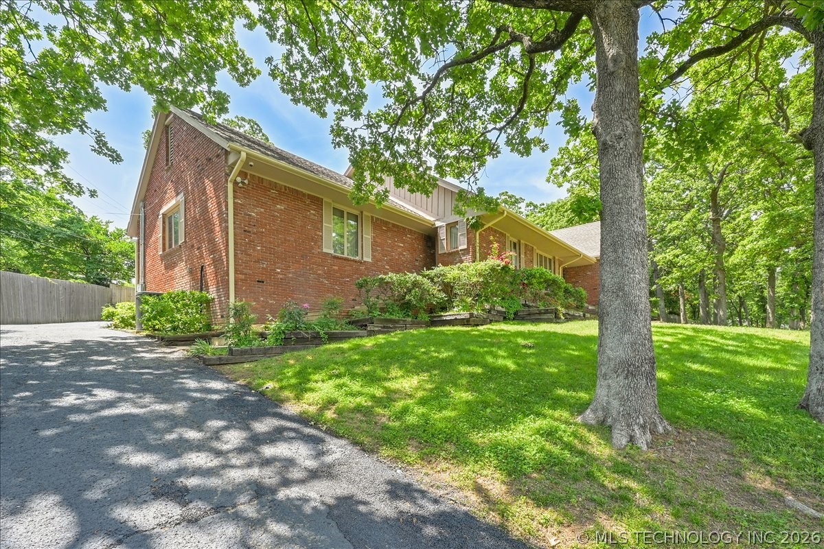 2956 E 69th Street Tulsa OK 74136