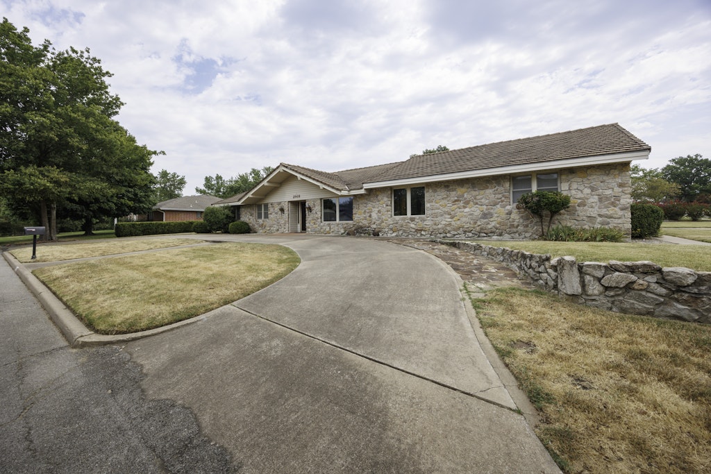2918 Longridge Lane Bartlesville OK 74006