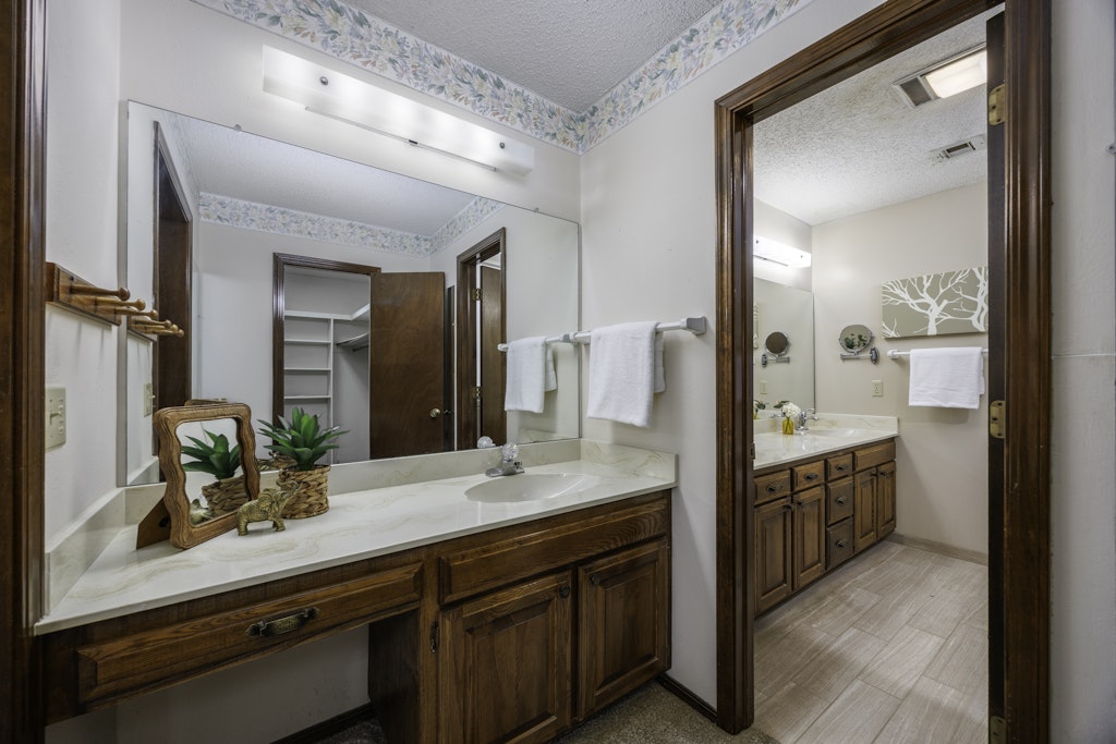 2918 Longridge Lane Bartlesville OK 74006