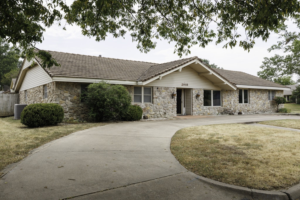 2918 Longridge Lane Bartlesville OK 74006