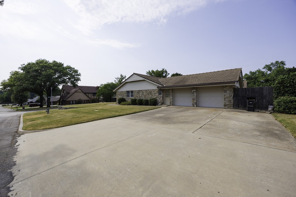 2918 Longridge Lane Bartlesville OK 74006