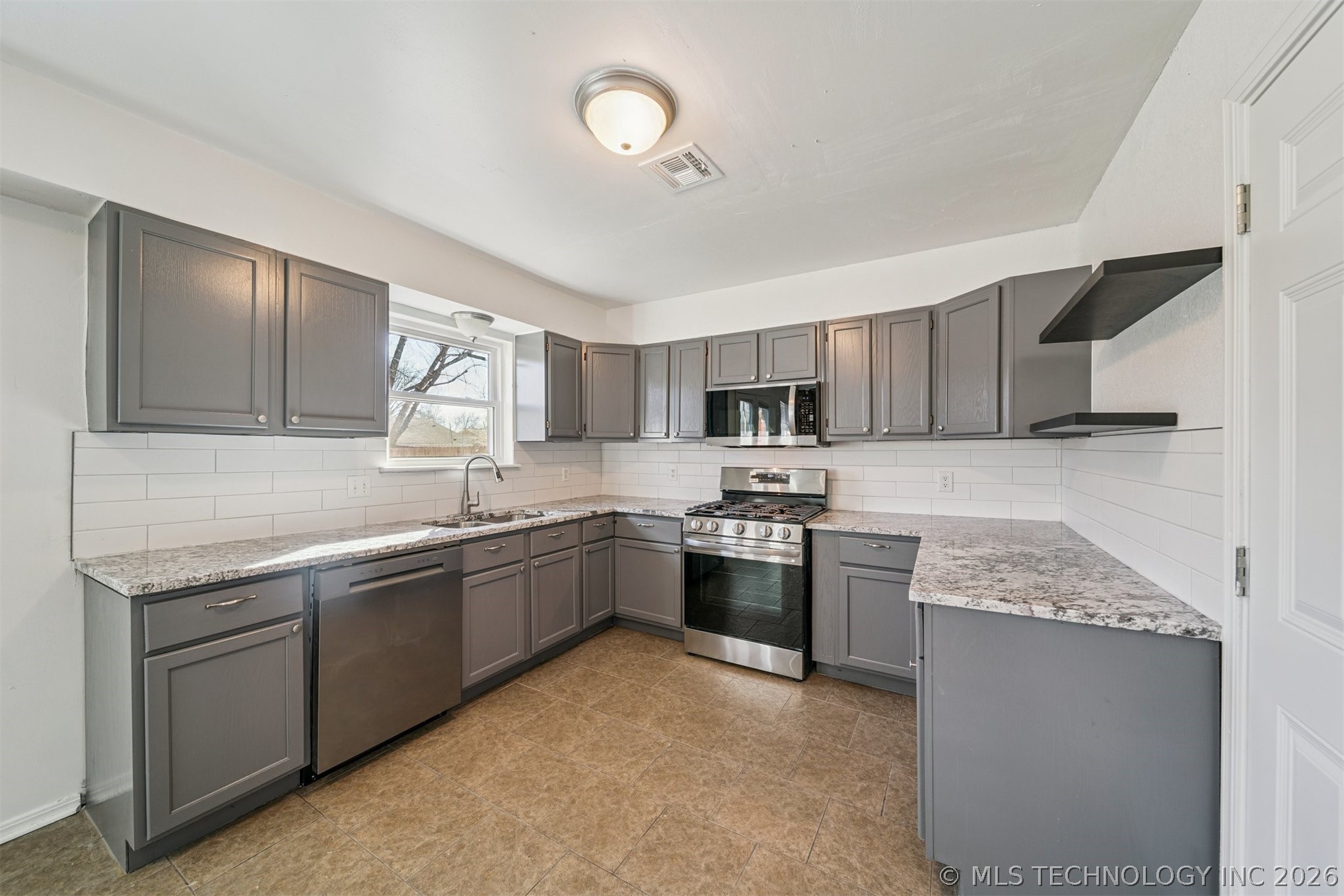 582 E 133rd Place Glenpool OK 74033