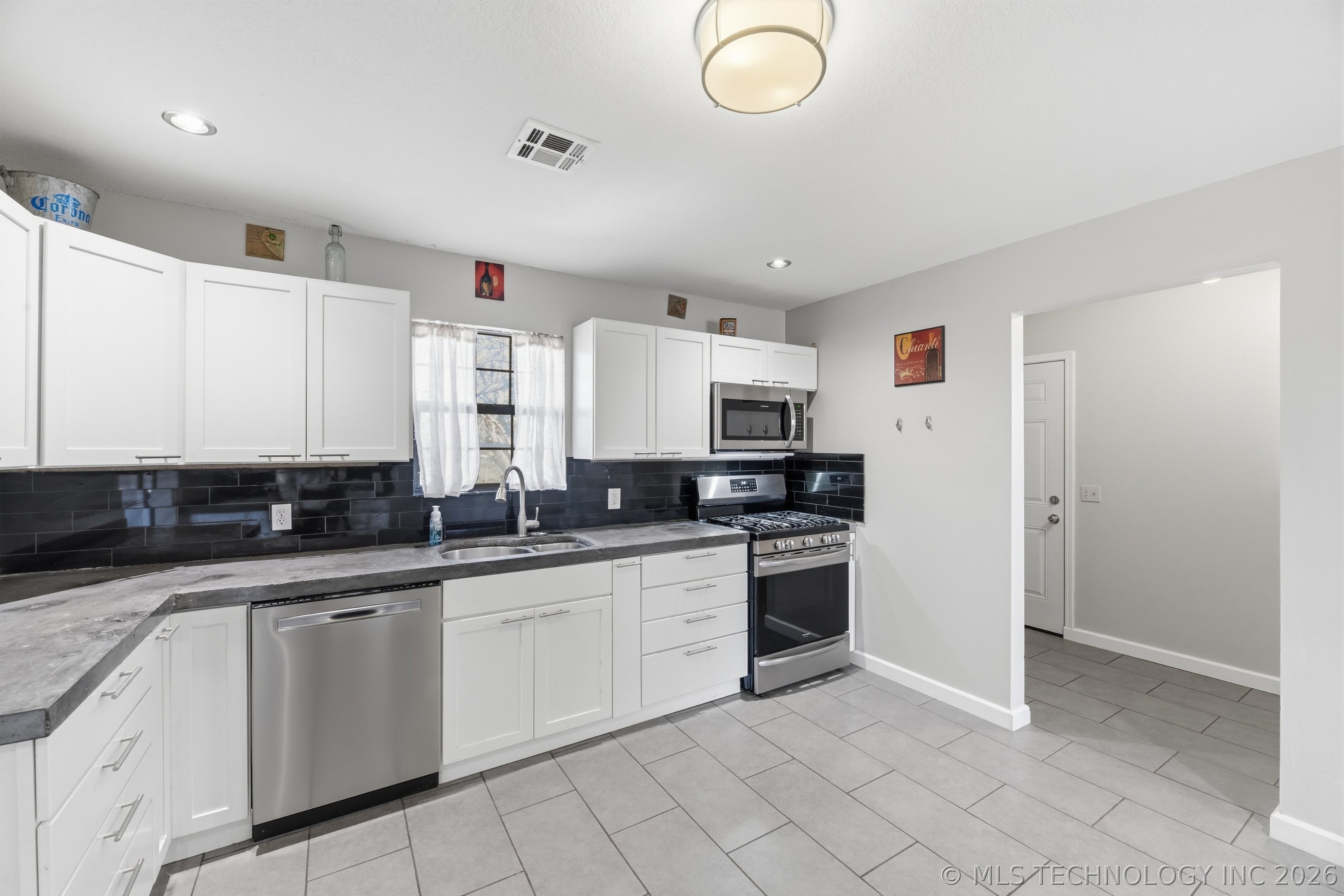 15201 S 4100 Road Claremore OK 74017
