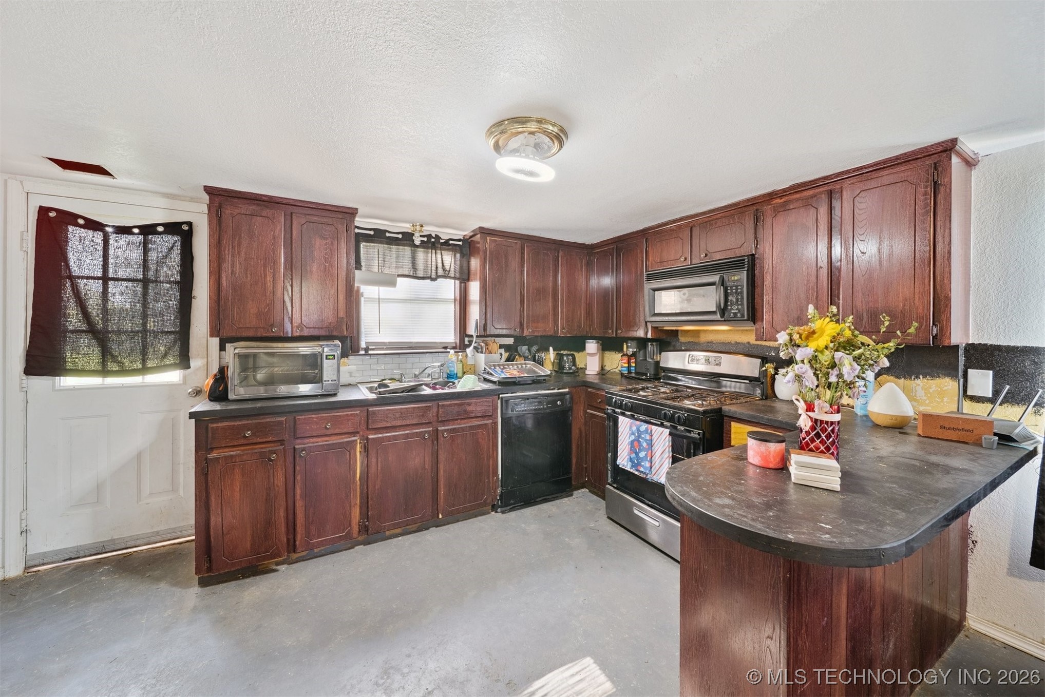 34 N Spruce Street Kellyville OK 74039