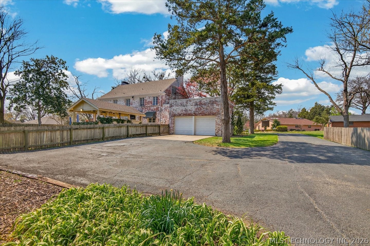 2317 London Lane Bartlesville OK 74006