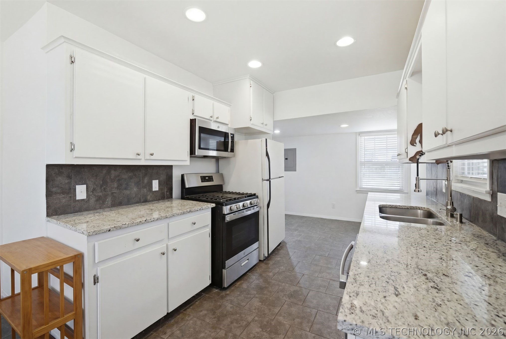 1332 S Knoxville Avenue Tulsa OK 74112