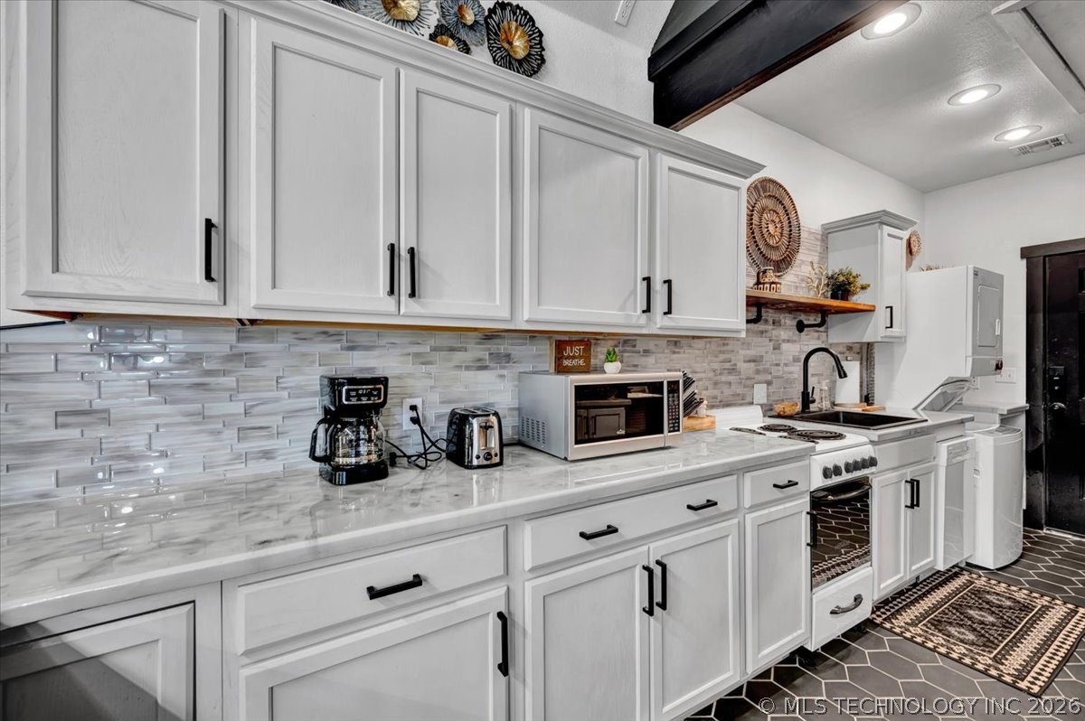 37 Firefly Lane Carlton Landing OK 74432