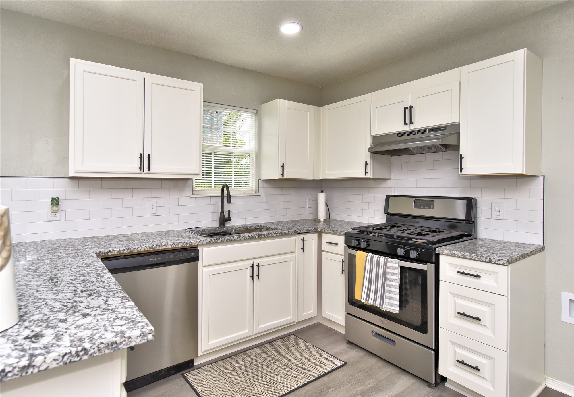1028 N 3rd Street Jenks OK 74037