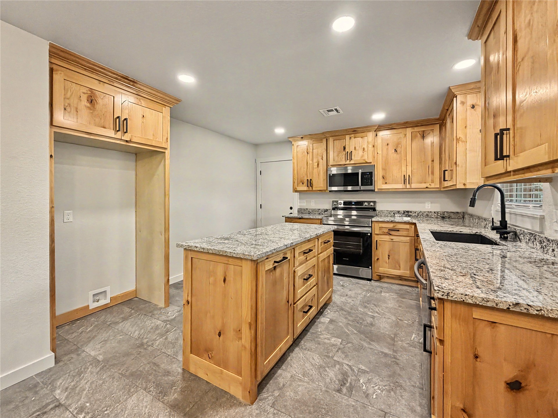 905 Lamer Avenue Tahlequah OK 74464