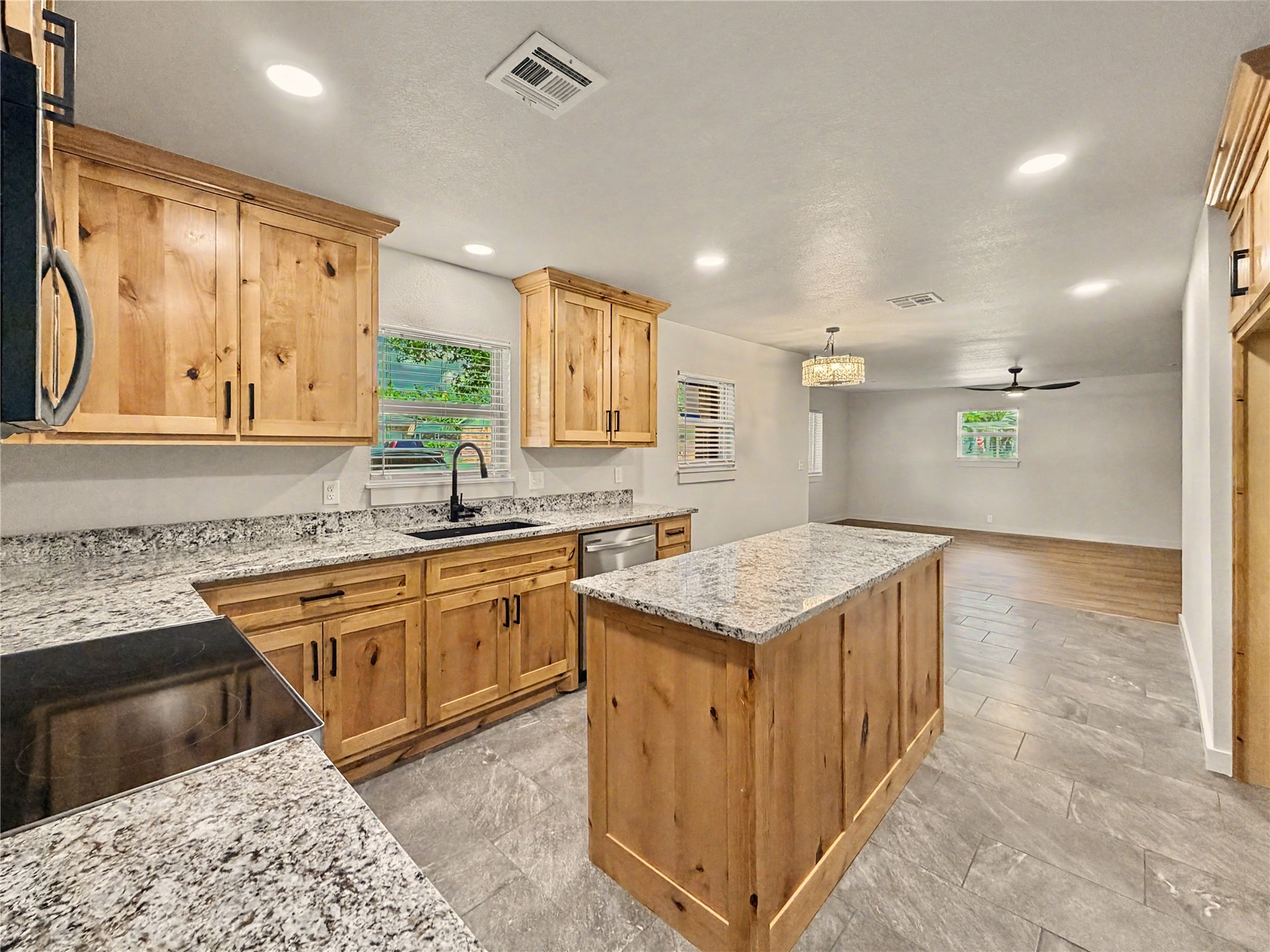905 Lamer Avenue Tahlequah OK 74464