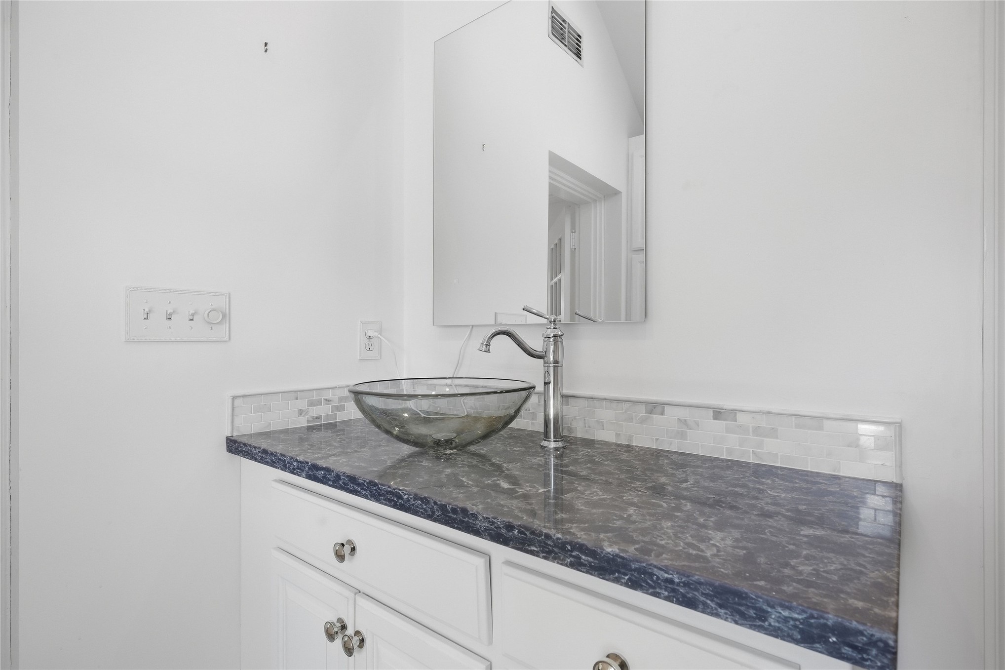2135 E 25th Place Tulsa OK 74114
