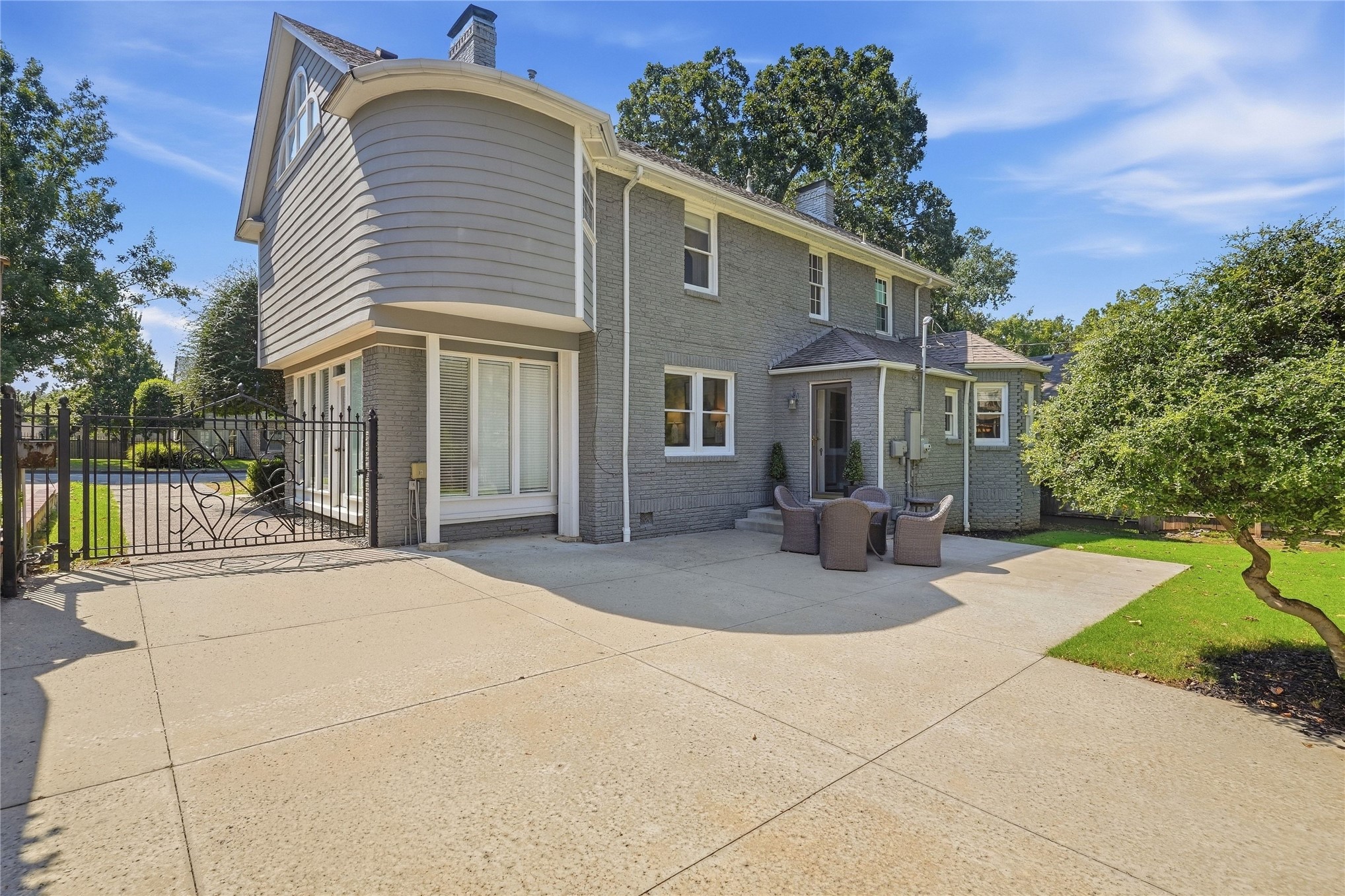 2135 E 25th Place Tulsa OK 74114