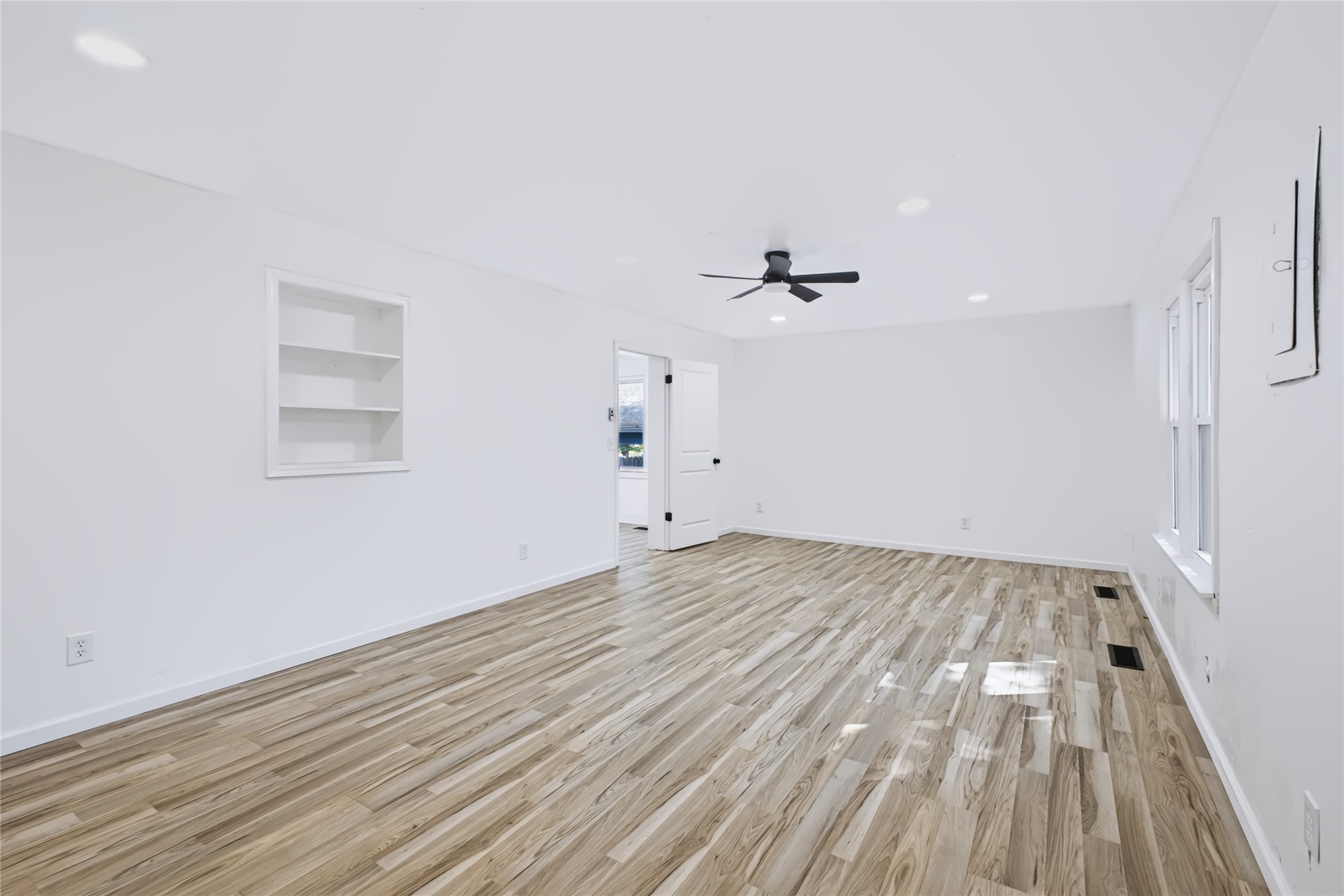 609 N Oak Street Holdenville OK 74848