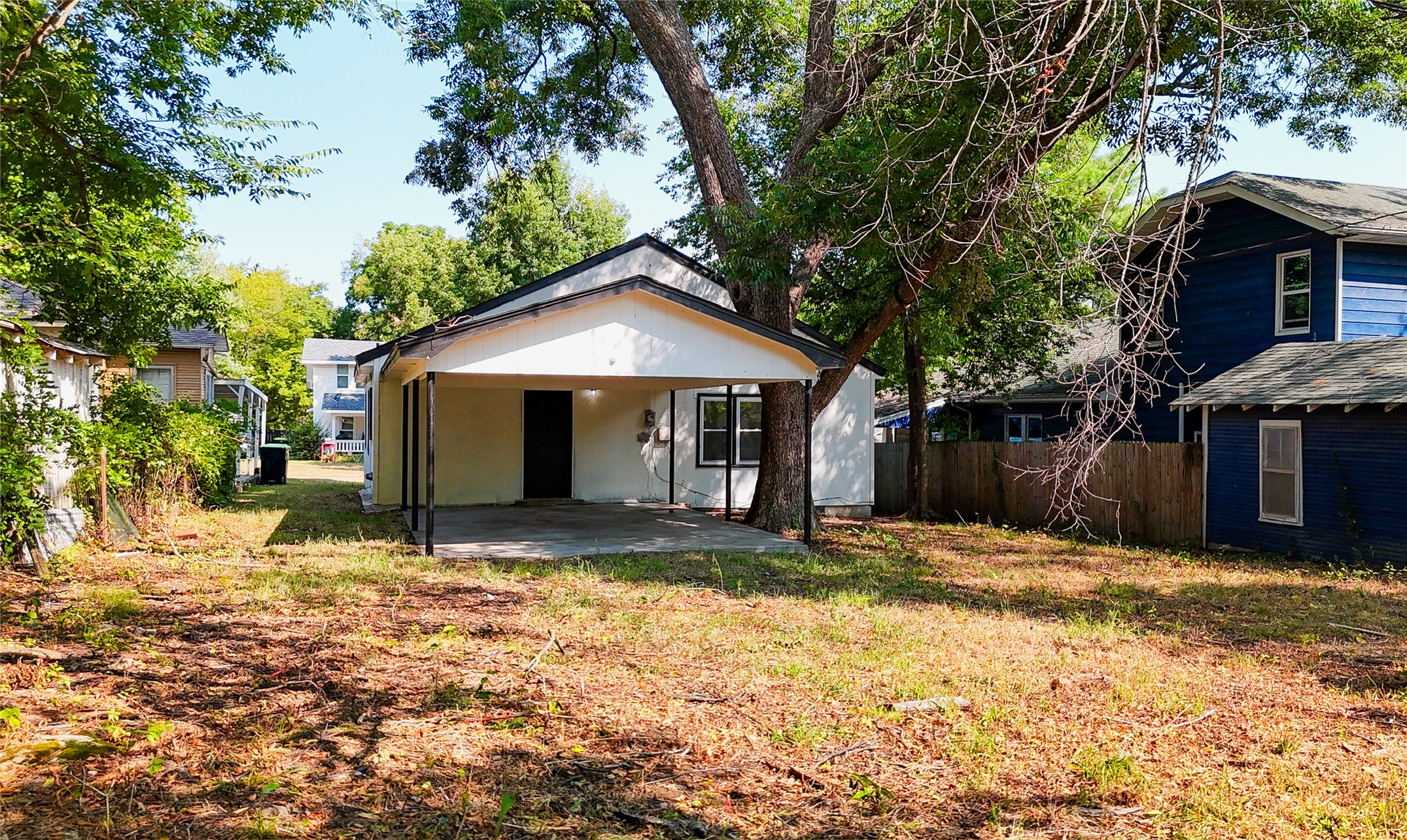609 N Oak Street Holdenville OK 74848
