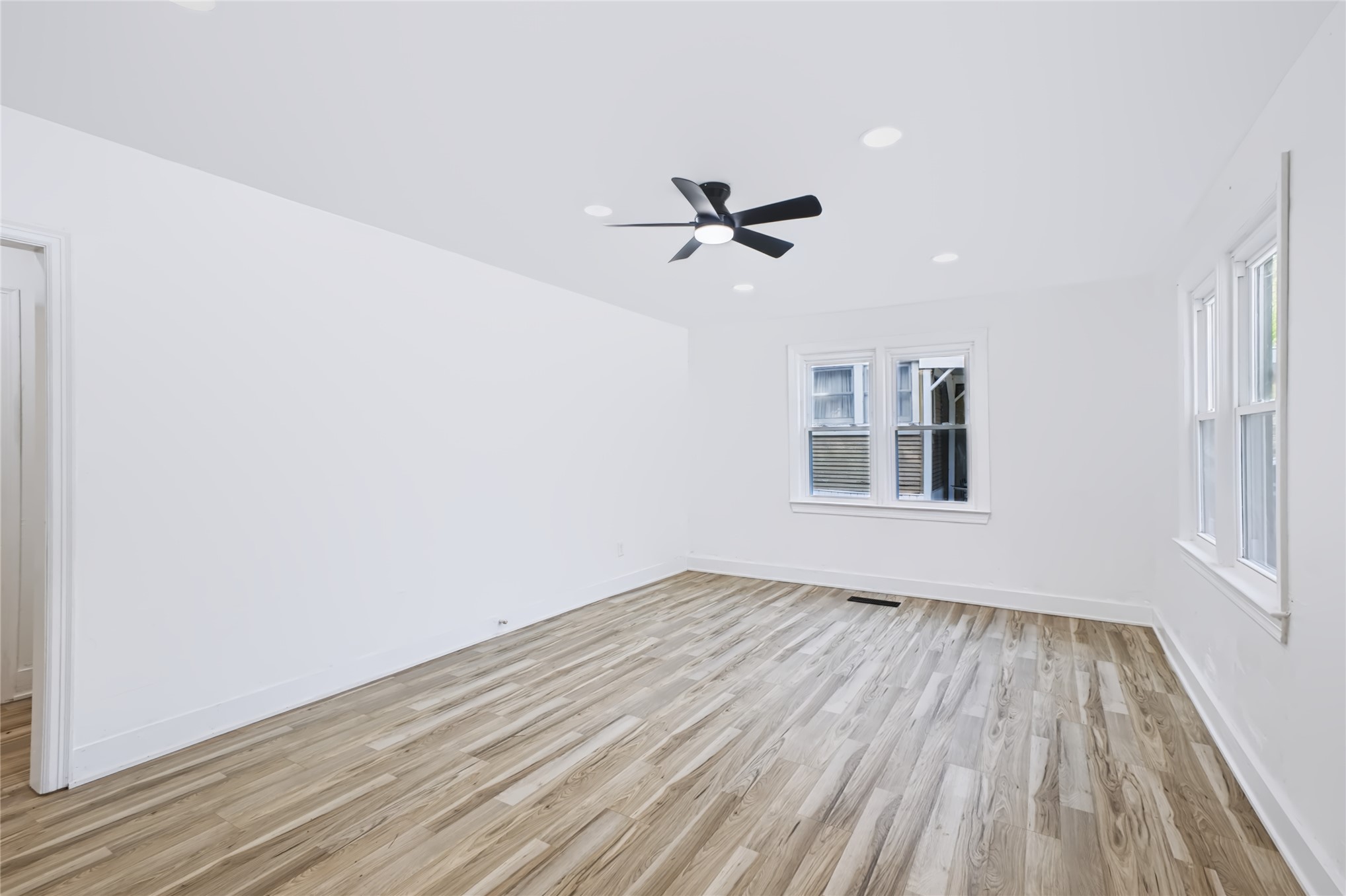 609 N Oak Street Holdenville OK 74848