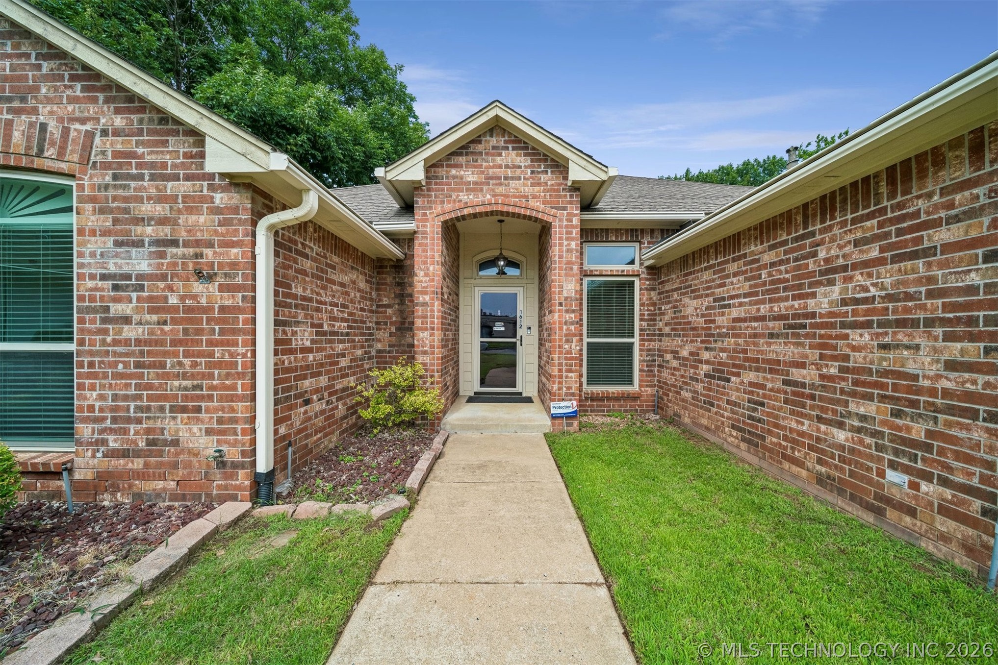 1612 S Gum Avenue Broken Arrow OK 74012