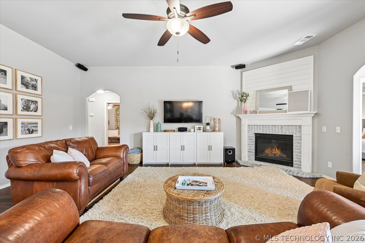 3301 S 208th Eastavenue Broken Arrow OK 74014