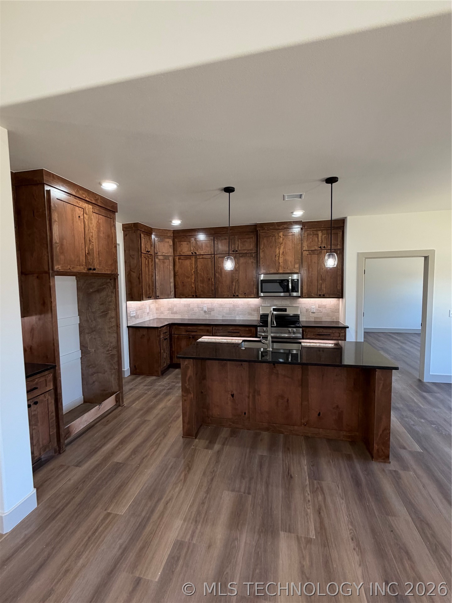 16399 N 573 Tahlequah OK 74464