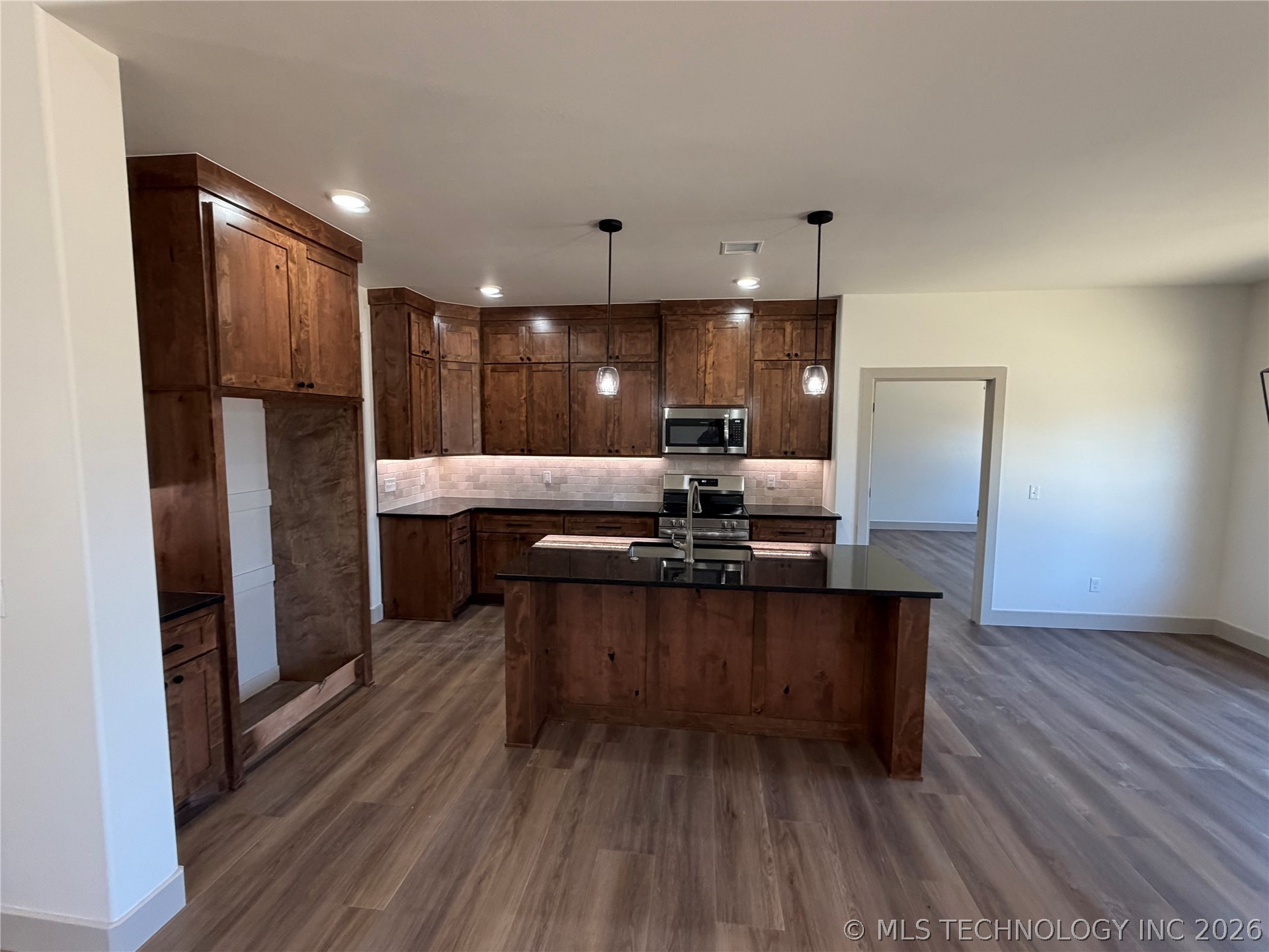 16399 N 573 Tahlequah OK 74464