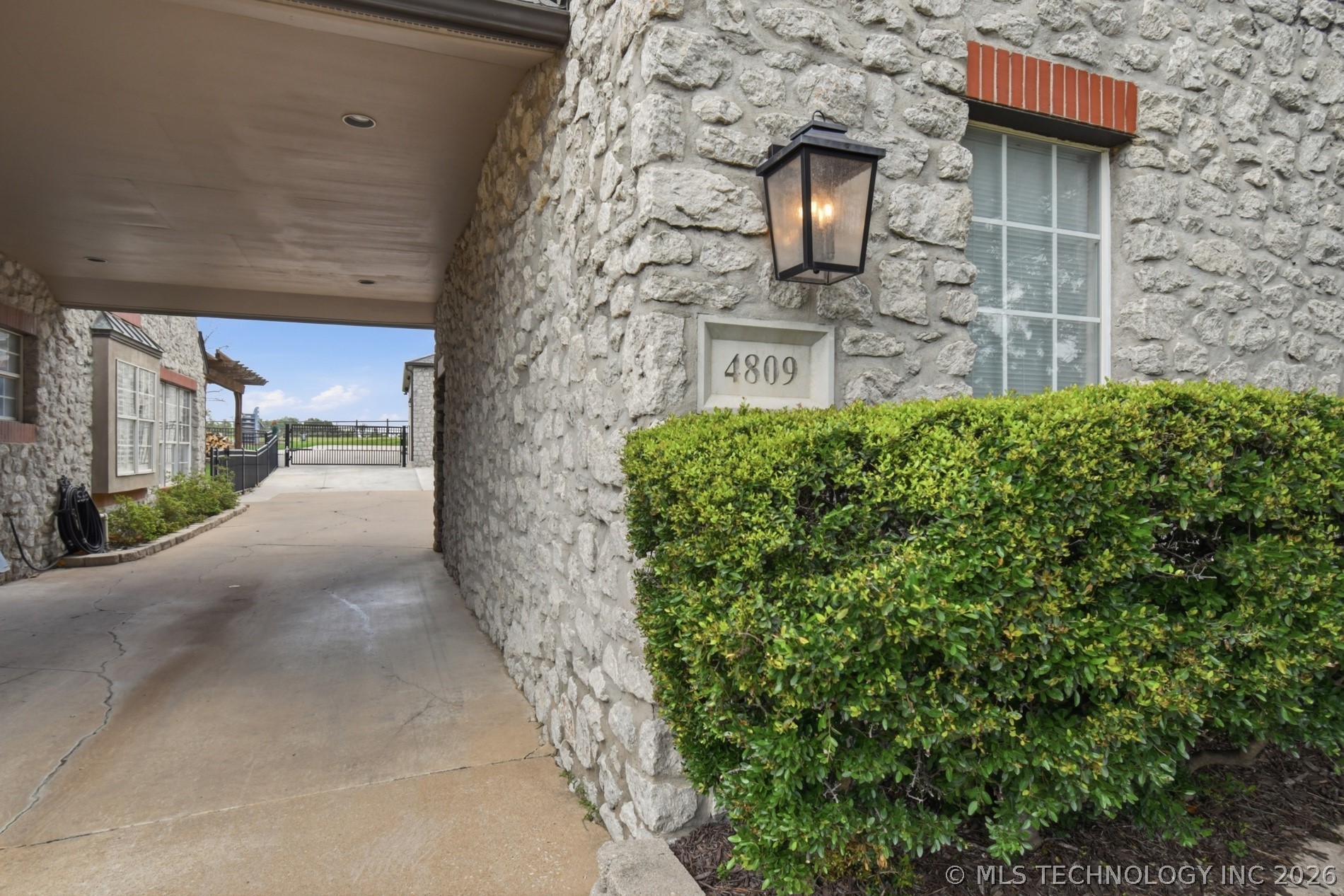 4809 Oak Leaf Drive Tulsa OK 74132