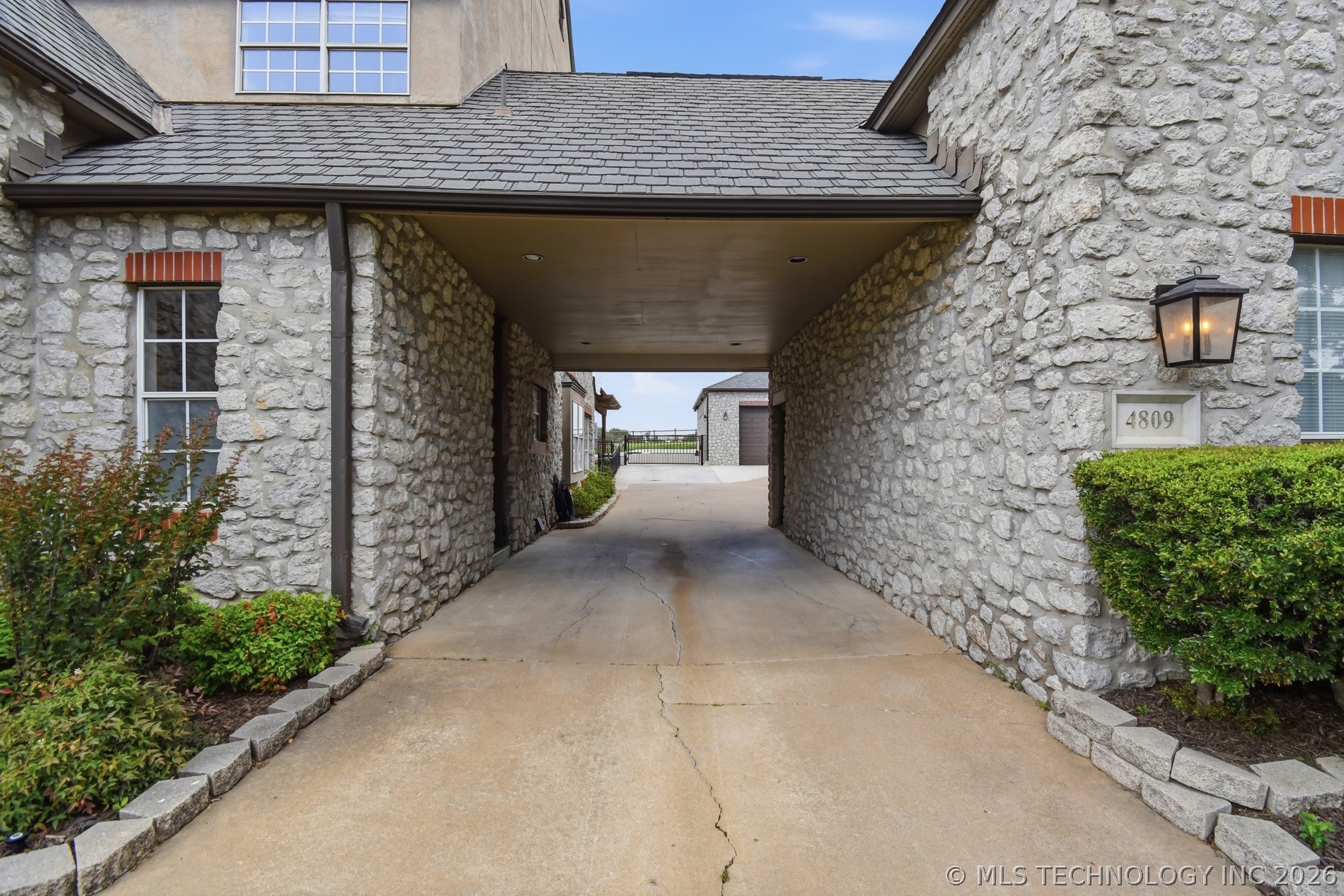4809 Oak Leaf Drive Tulsa OK 74132