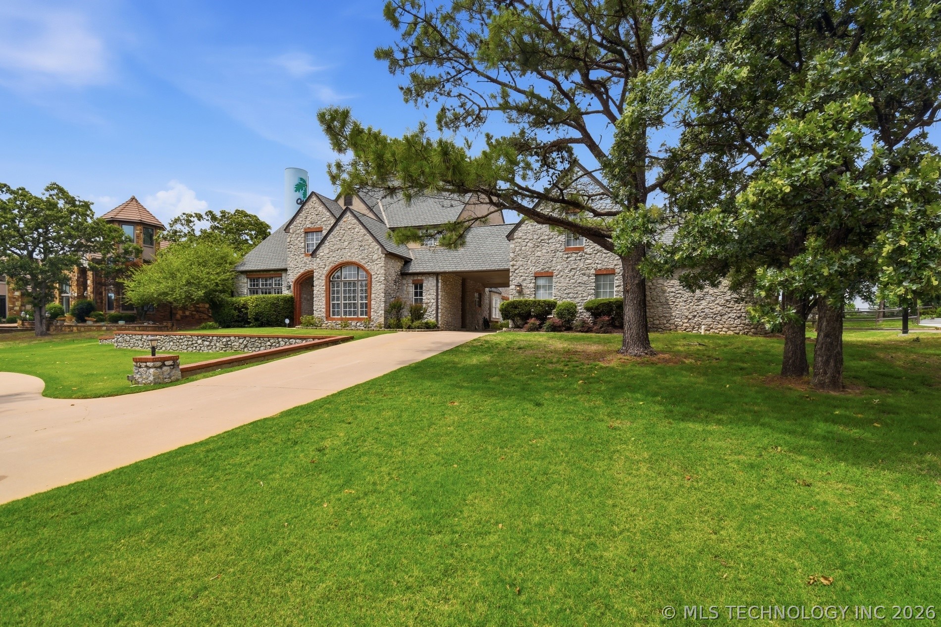 4809 Oak Leaf Drive Tulsa OK 74132