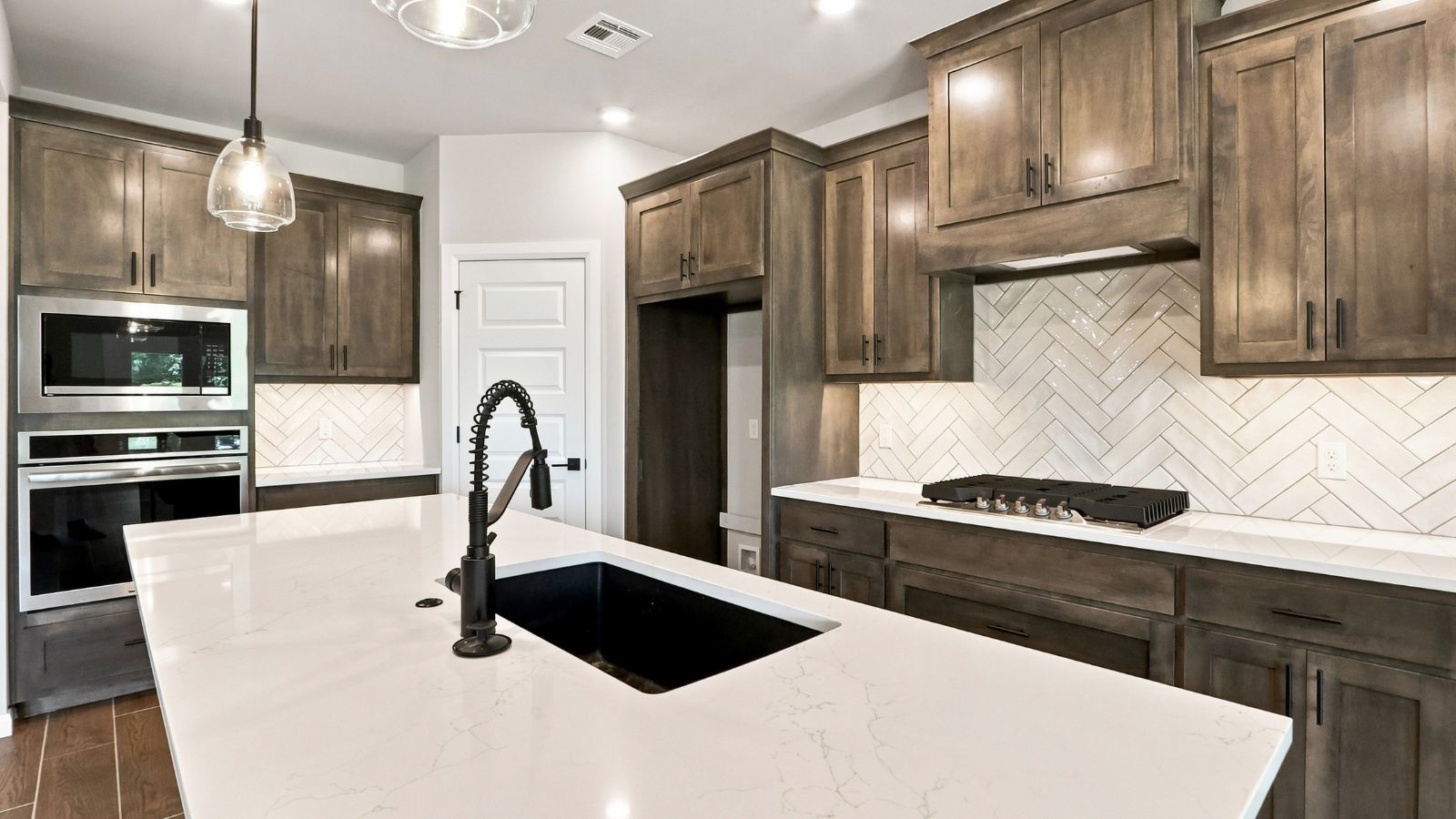 654 W 83rd Street S Tulsa OK 74132
