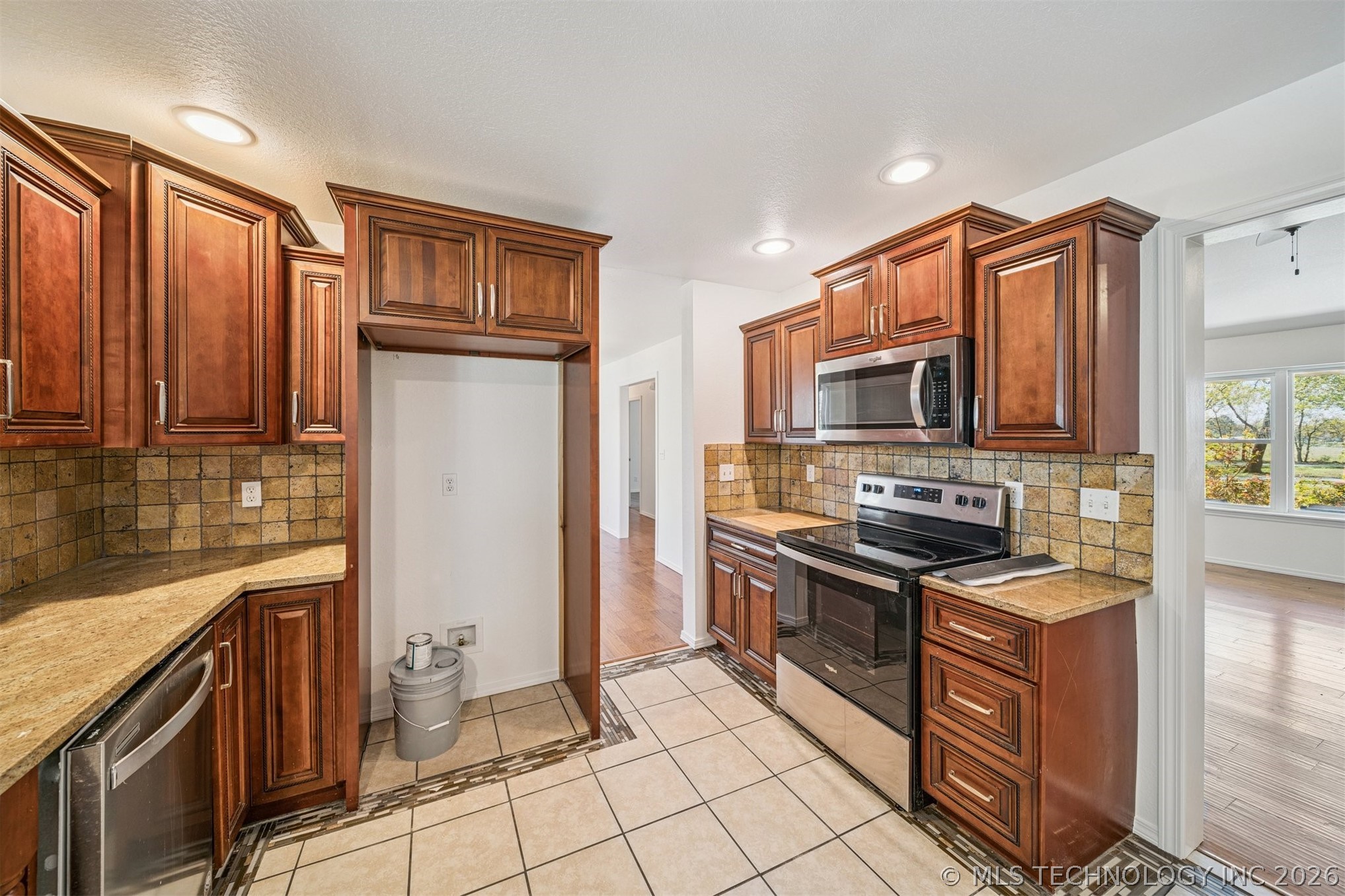 6777 S 4415 Road Locust Grove OK 74352