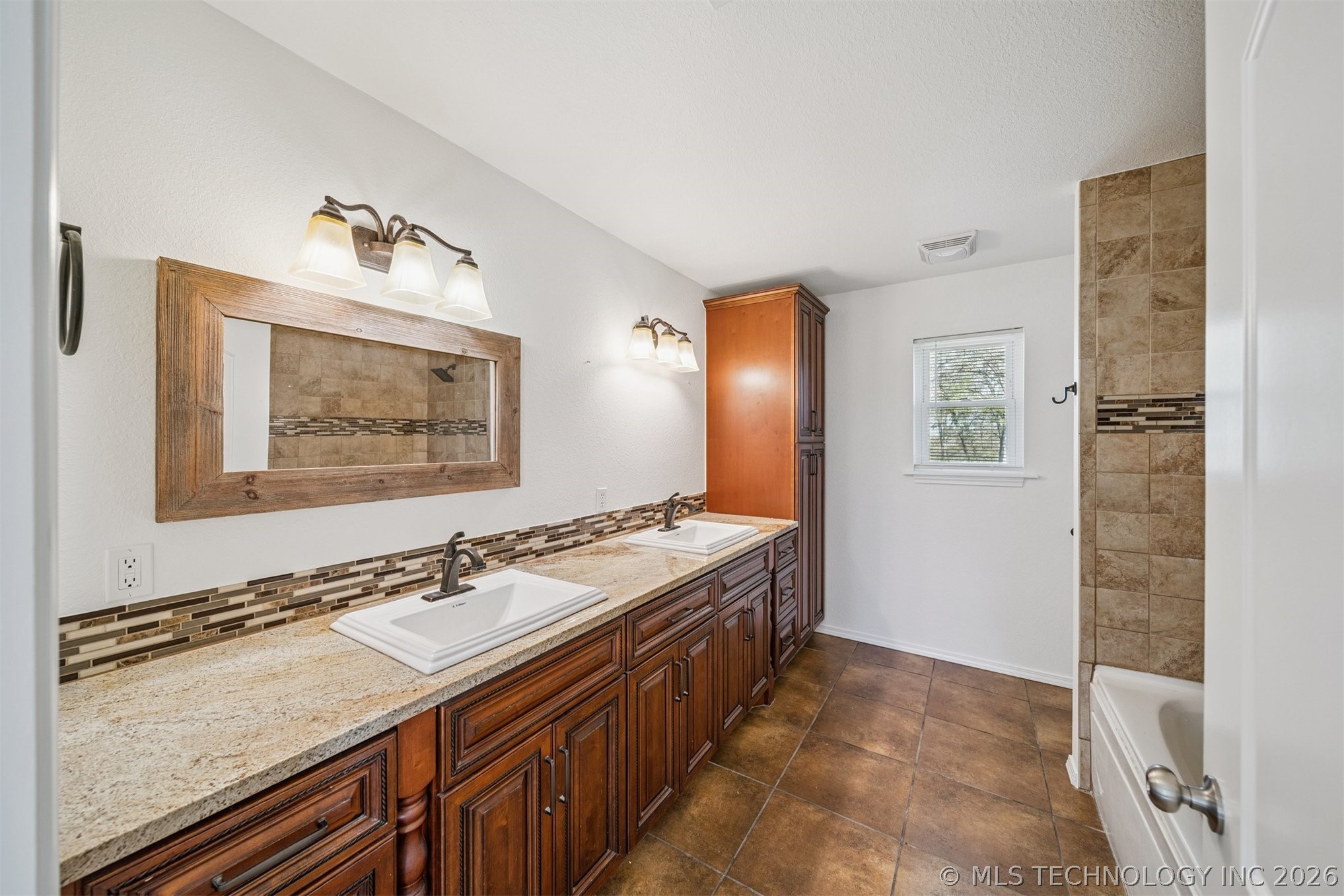 6777 S 4415 Road Locust Grove OK 74352