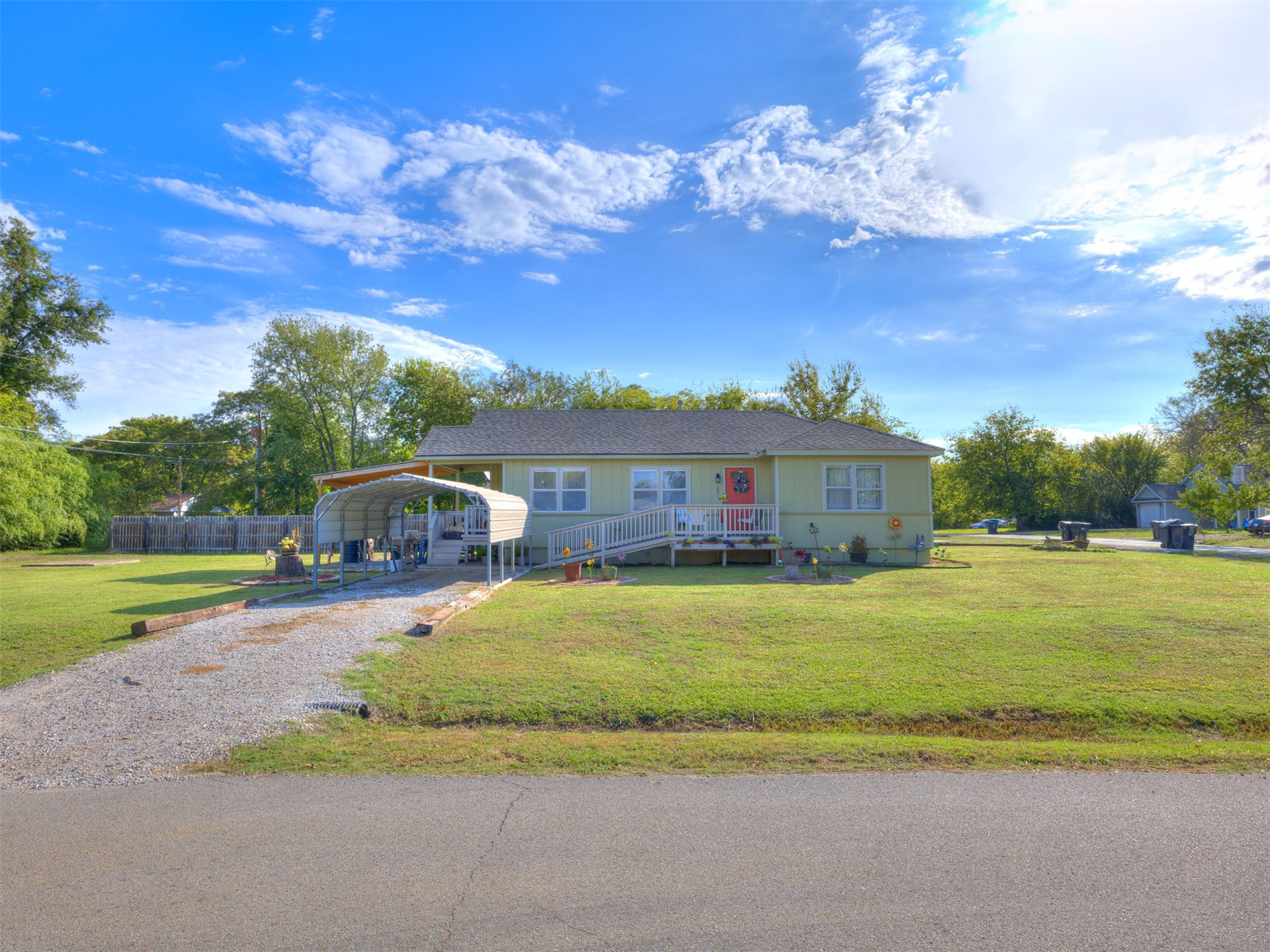 201 E 15th Street Mounds OK 74047