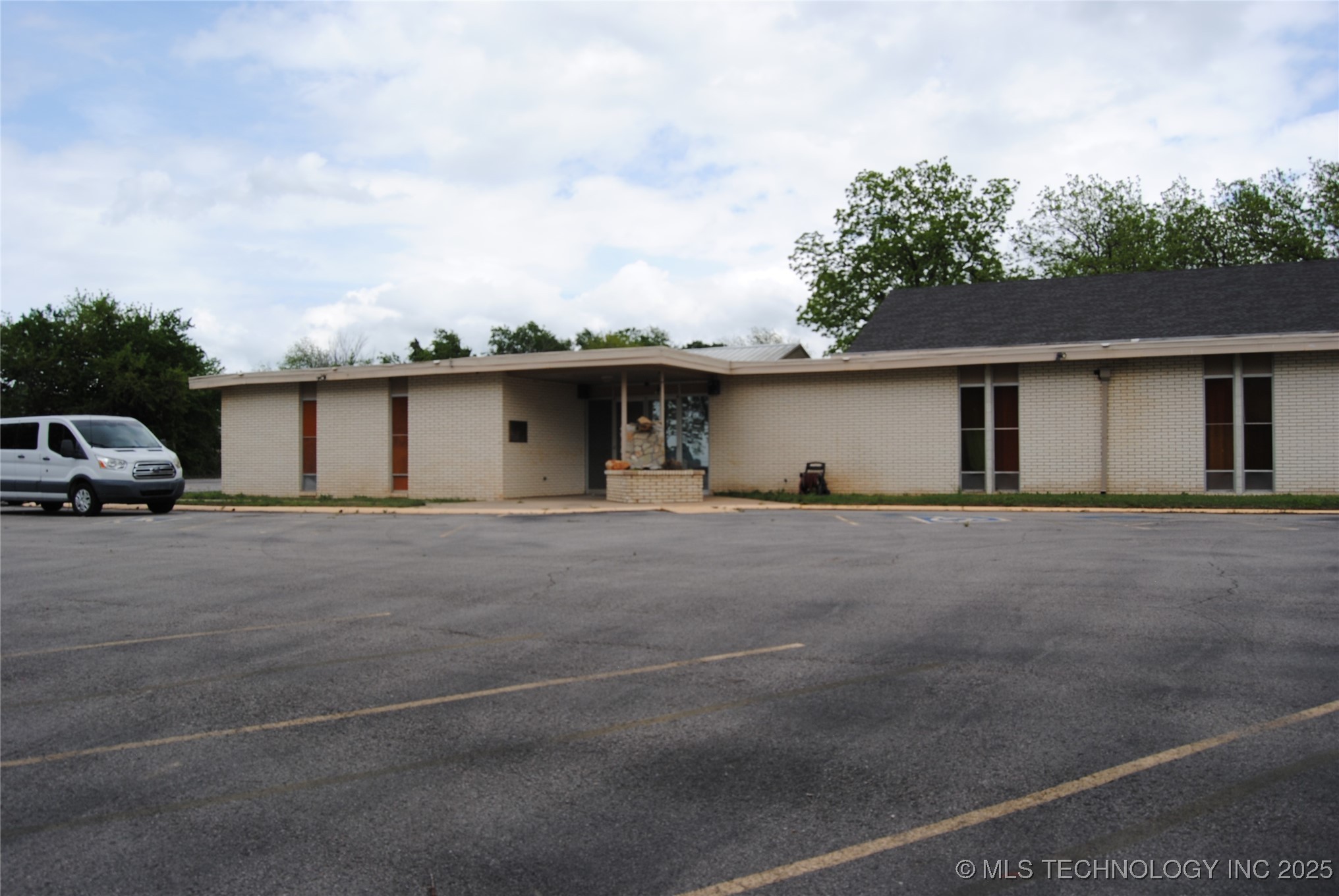 1930 Arlington Street Ada OK 74820