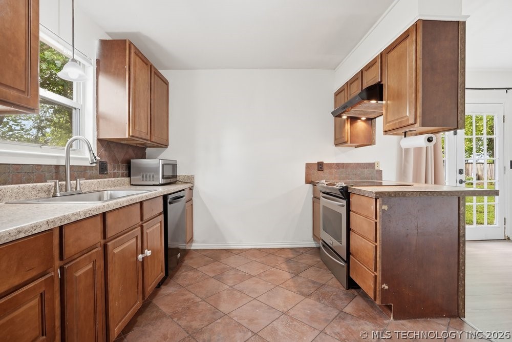 20930 E 38th Street S Broken Arrow OK 74014