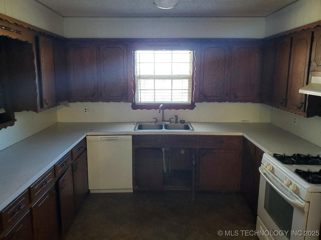 824 W Houston Street Okemah OK 74859