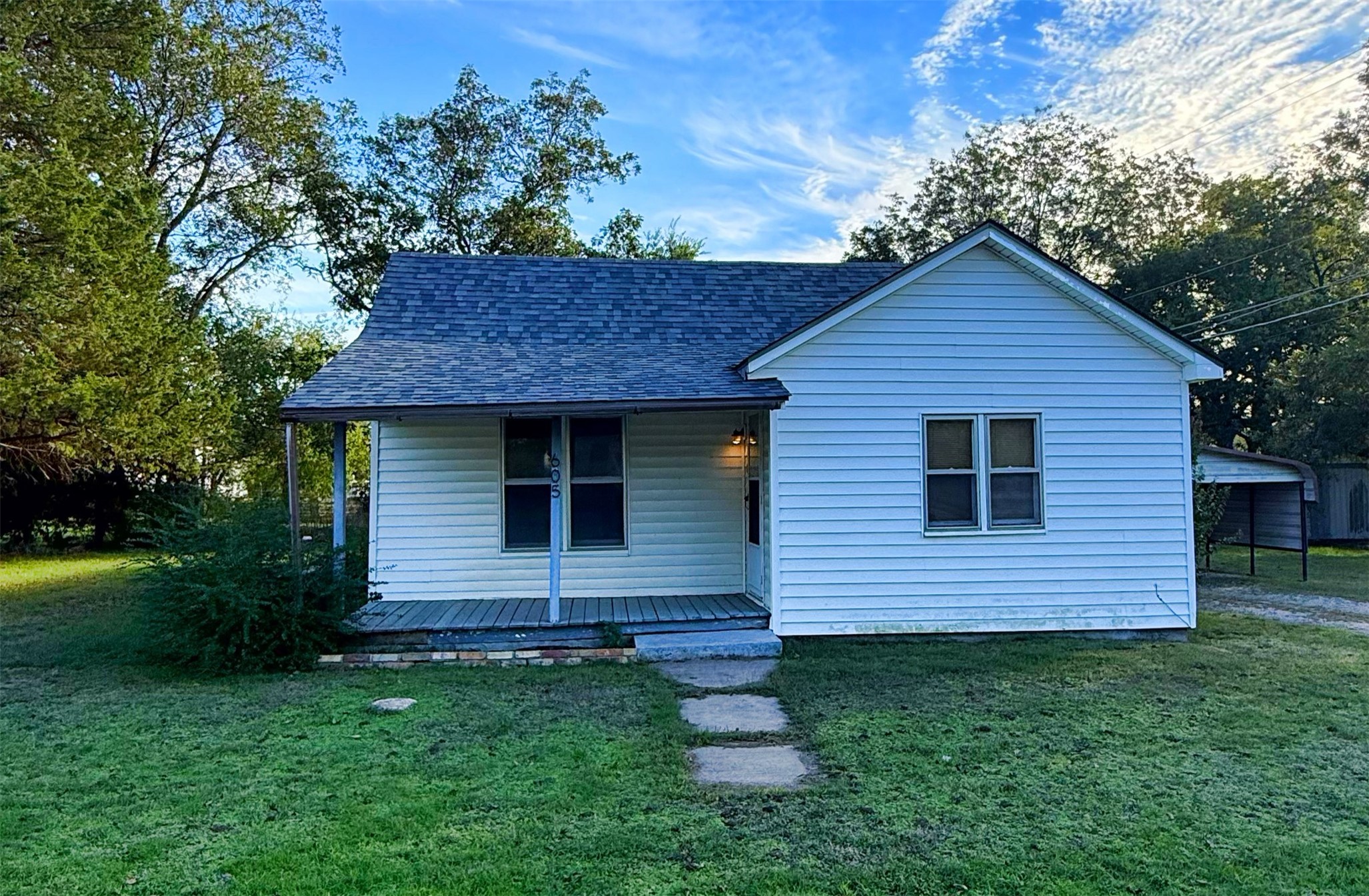 605 E Center Street Henryetta OK 74437