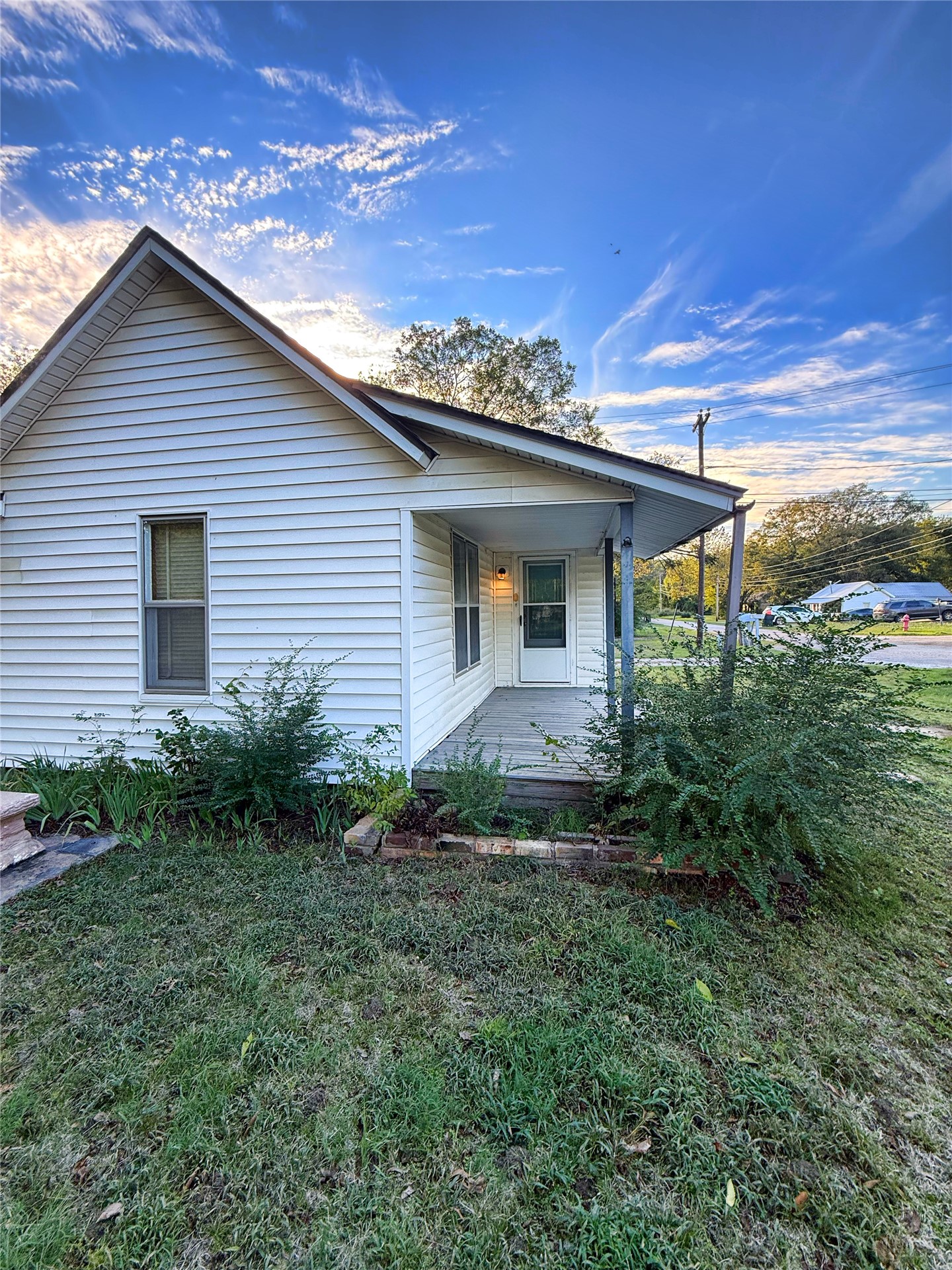 605 E Center Street Henryetta OK 74437