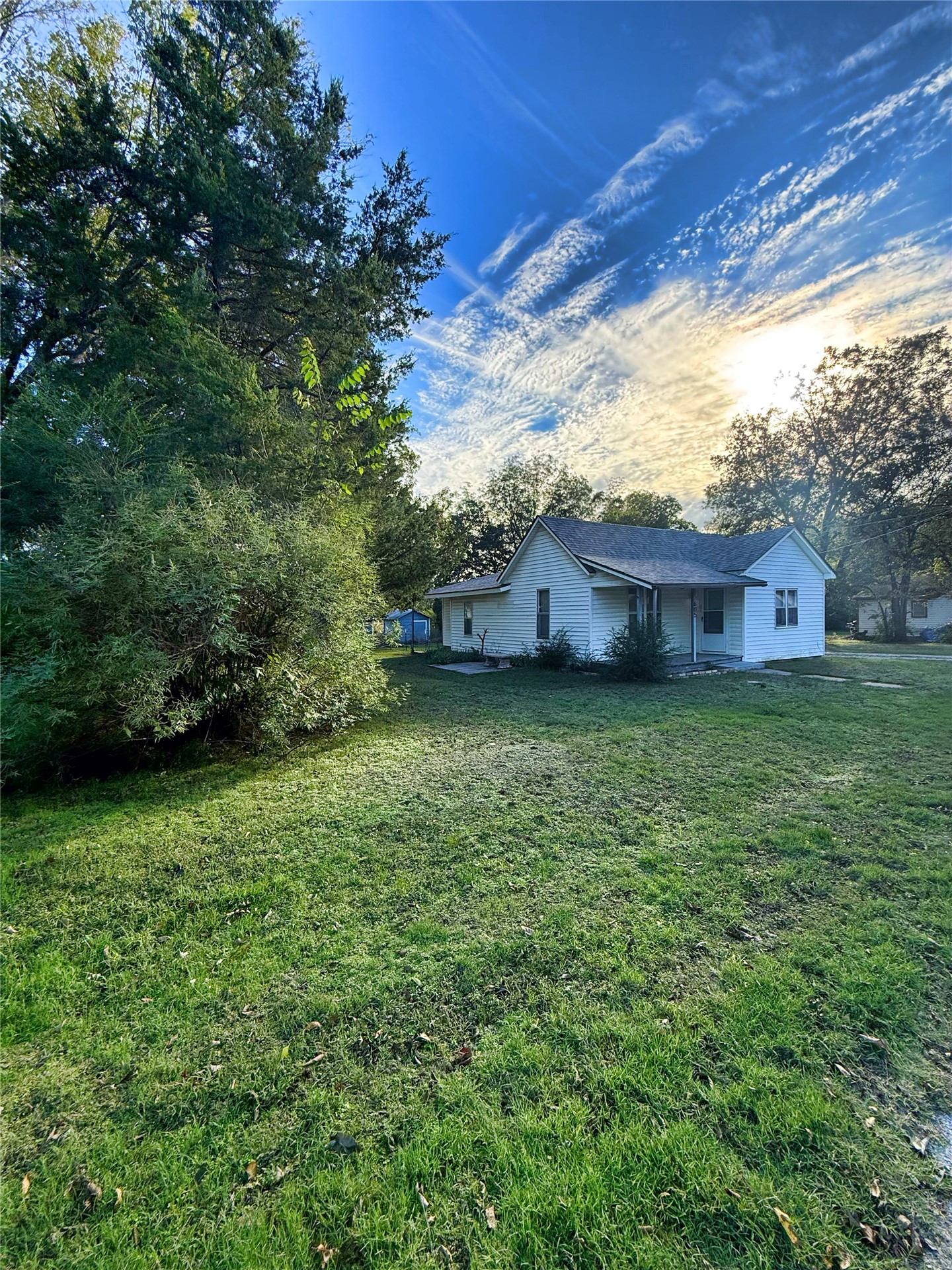 605 E Center Street Henryetta OK 74437