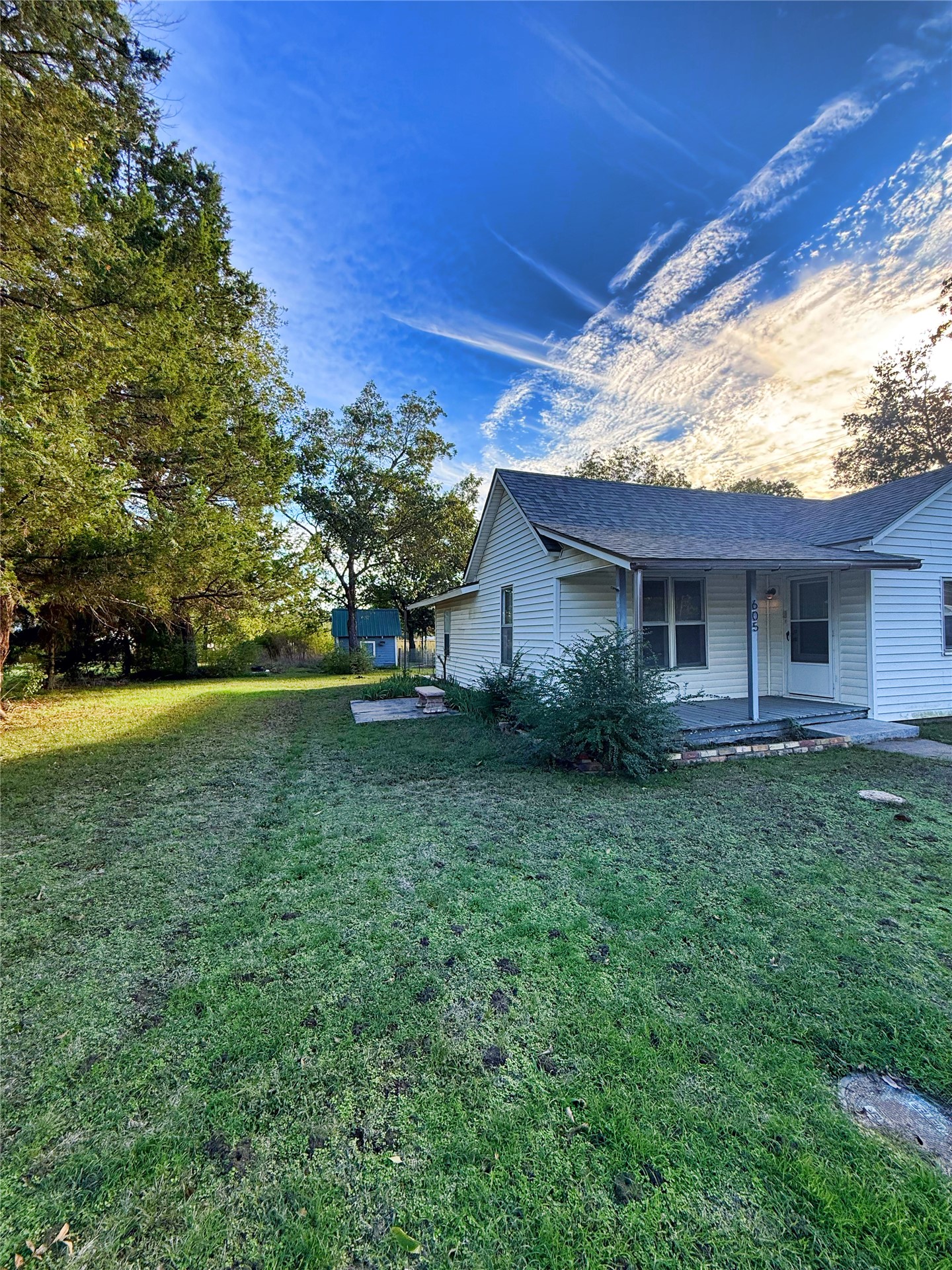605 E Center Street Henryetta OK 74437