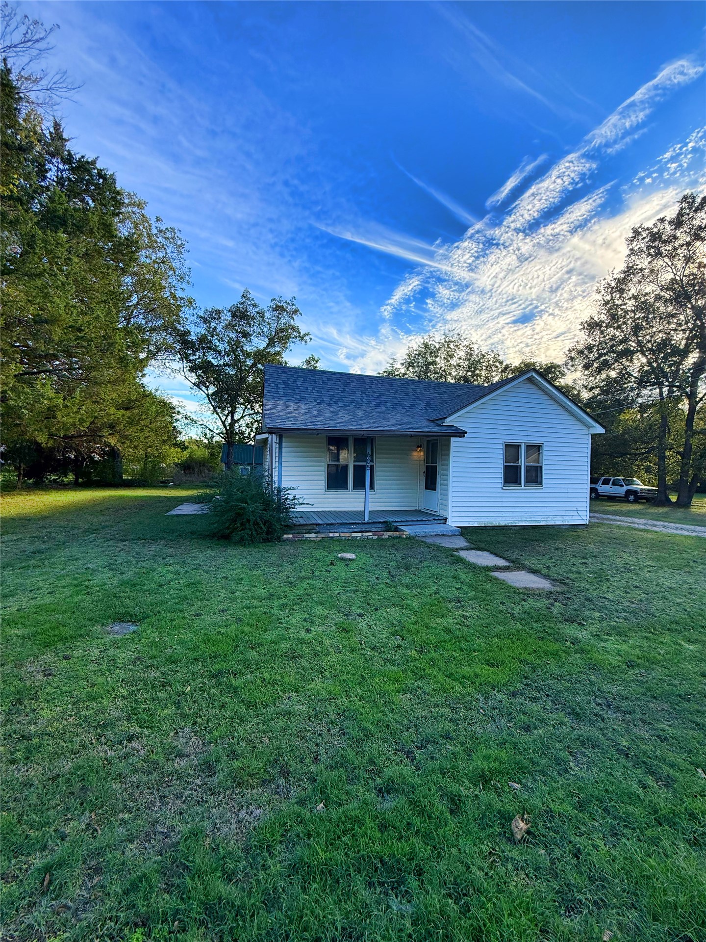 605 E Center Street Henryetta OK 74437