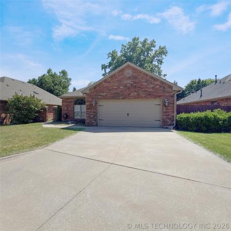 1262 Augusta Shawnee OK 74801