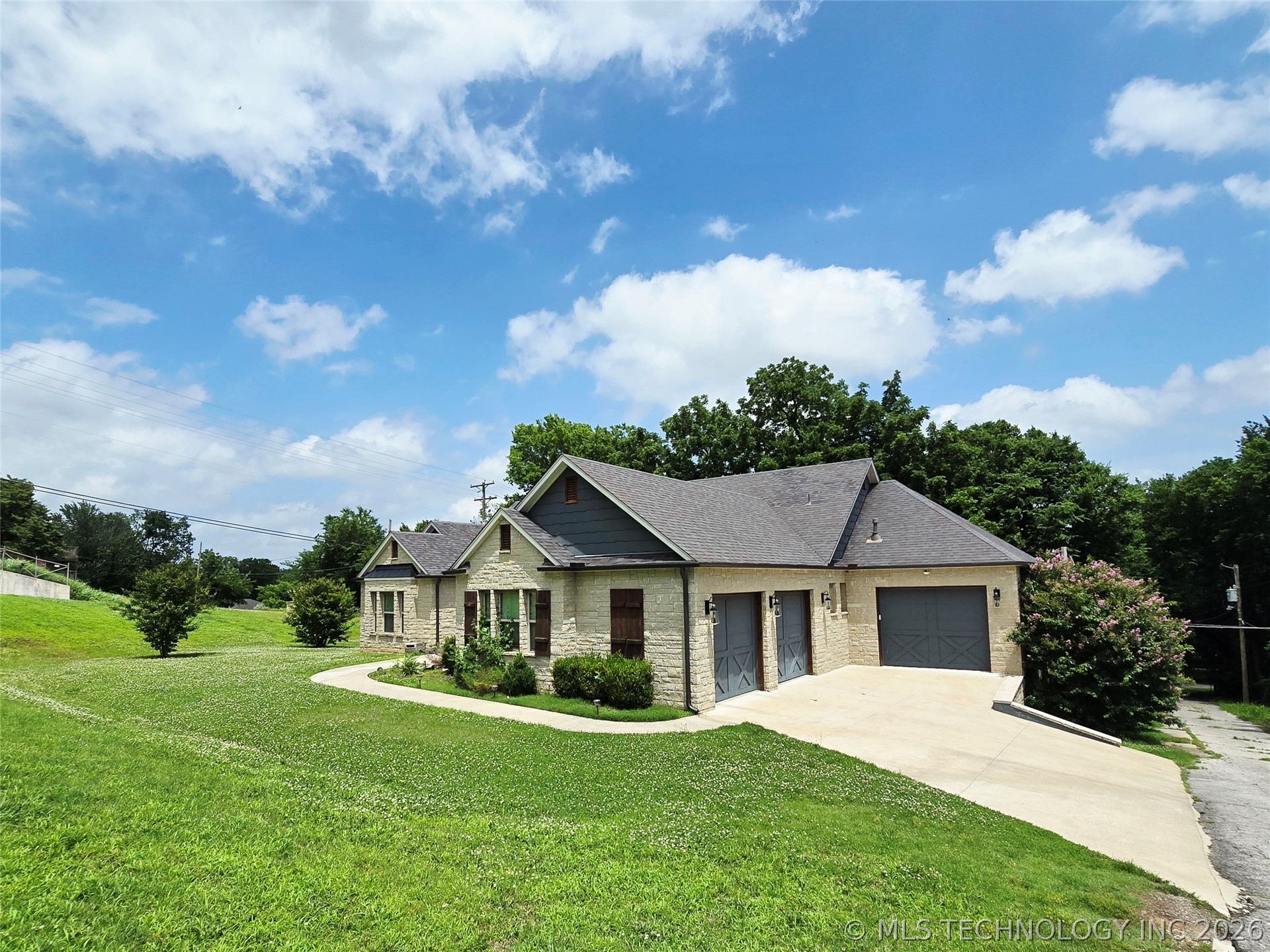 1715 W Blue Starr Drive Claremore OK 74017