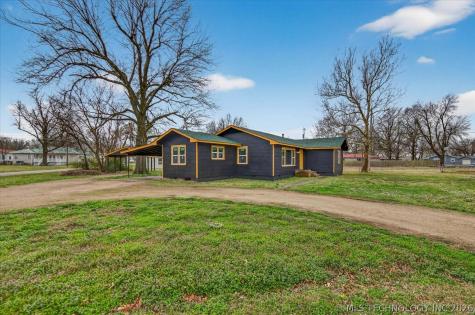 507 W Russell Avenue Nowata OK 74048
