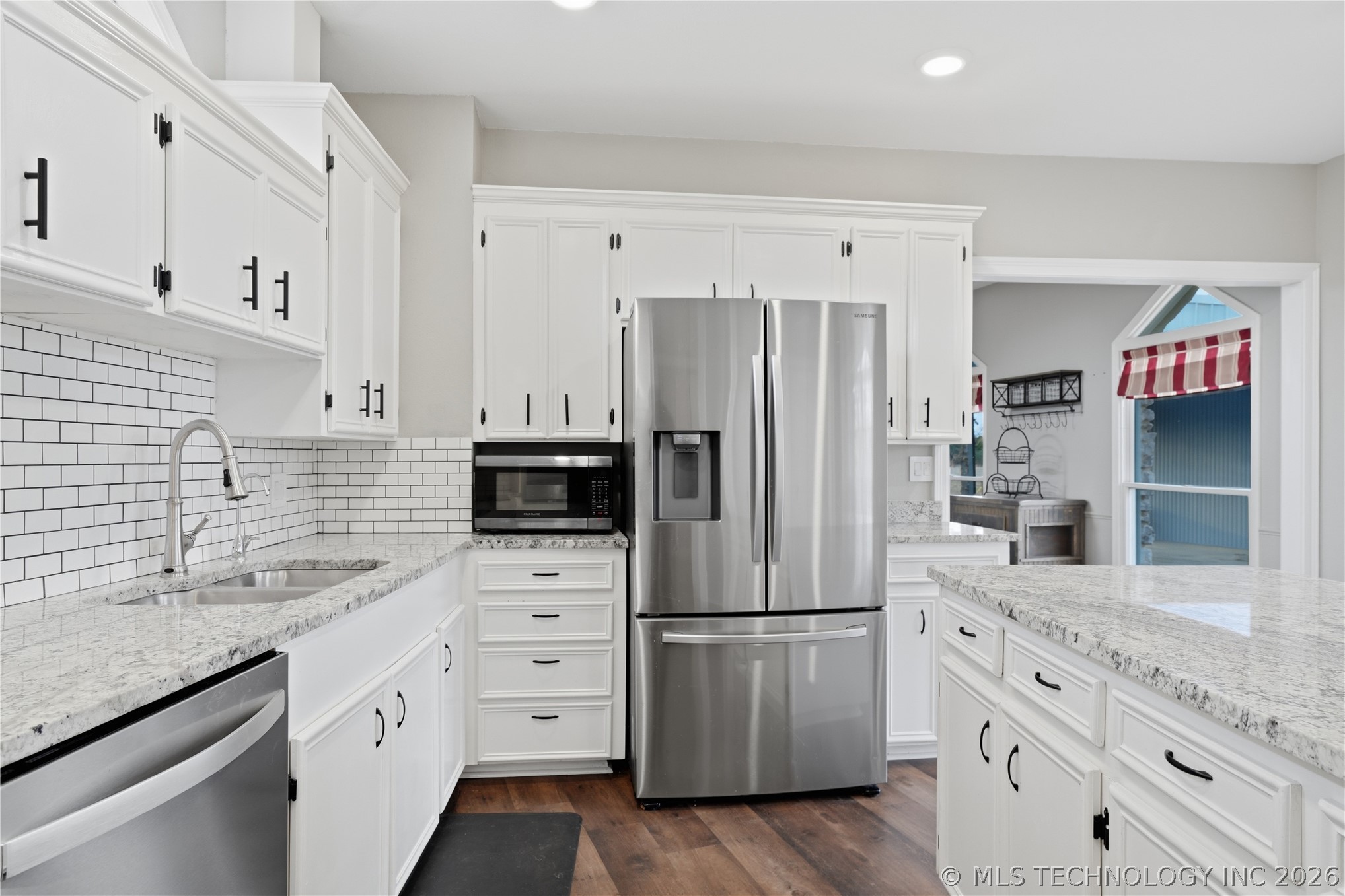 140 W Taylor Drive Sallisaw OK 74955
