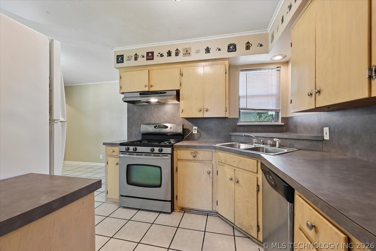 1609 E 55th Place Tulsa OK 74105