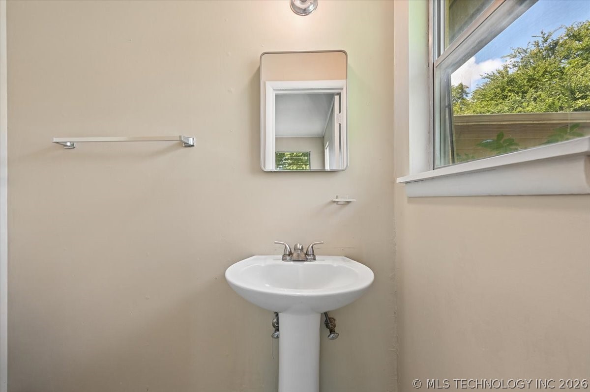 1609 E 55th Place Tulsa OK 74105