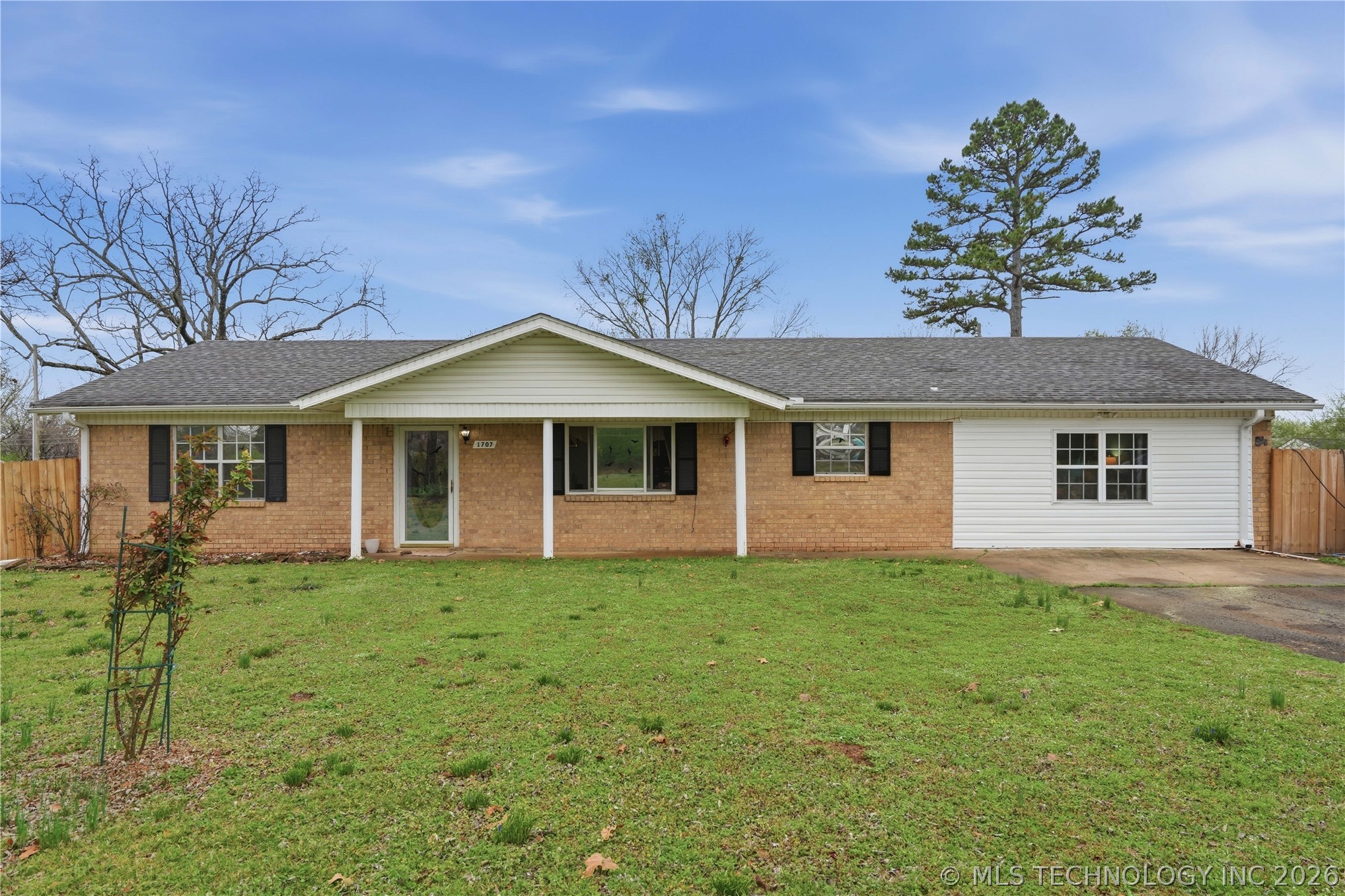 1707 N Maple Street Sallisaw OK 74955