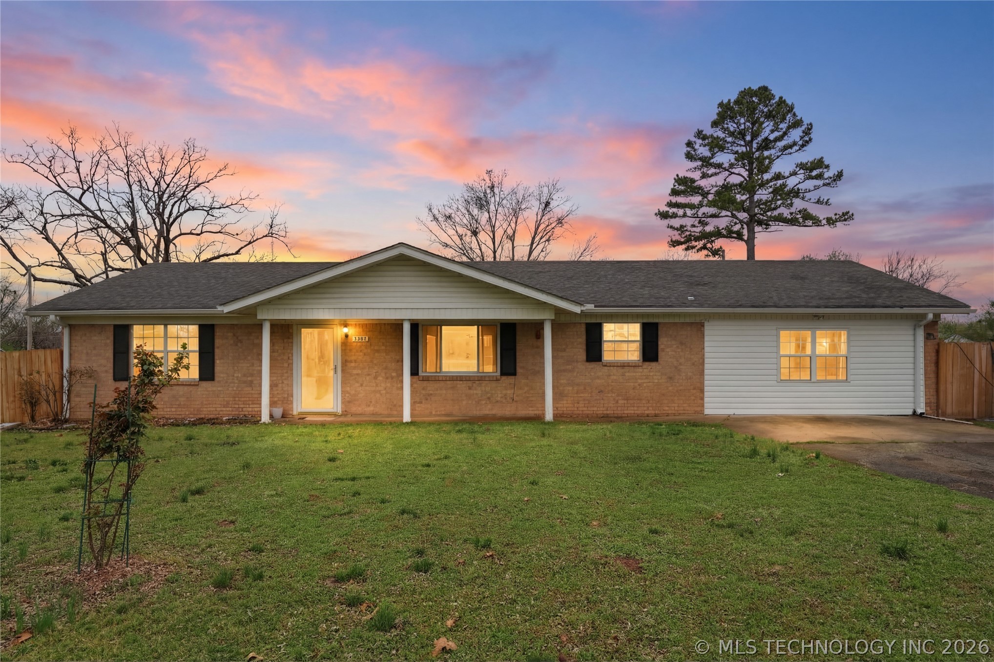 1707 N Maple Street Sallisaw OK 74955