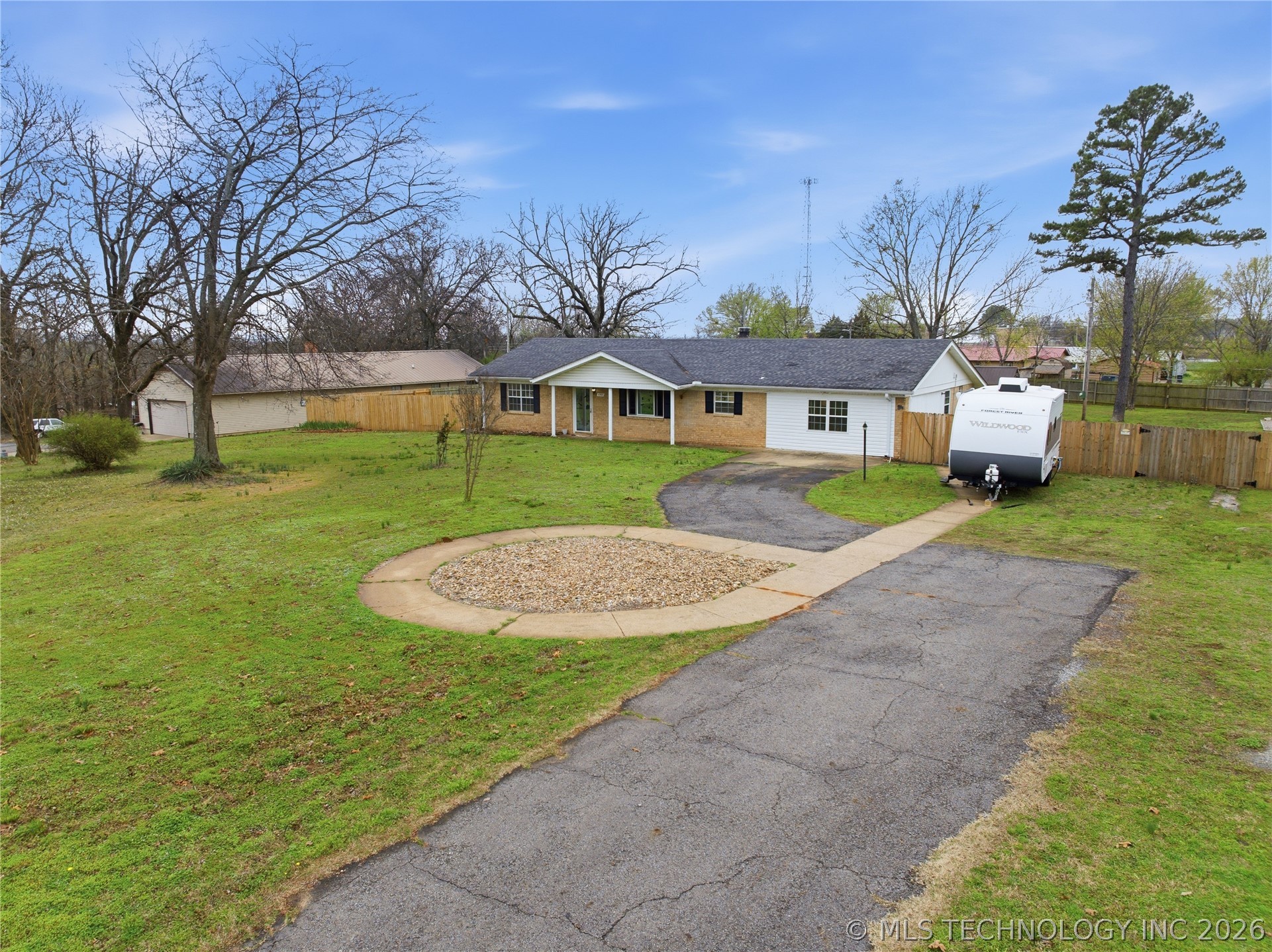 1707 N Maple Street Sallisaw OK 74955